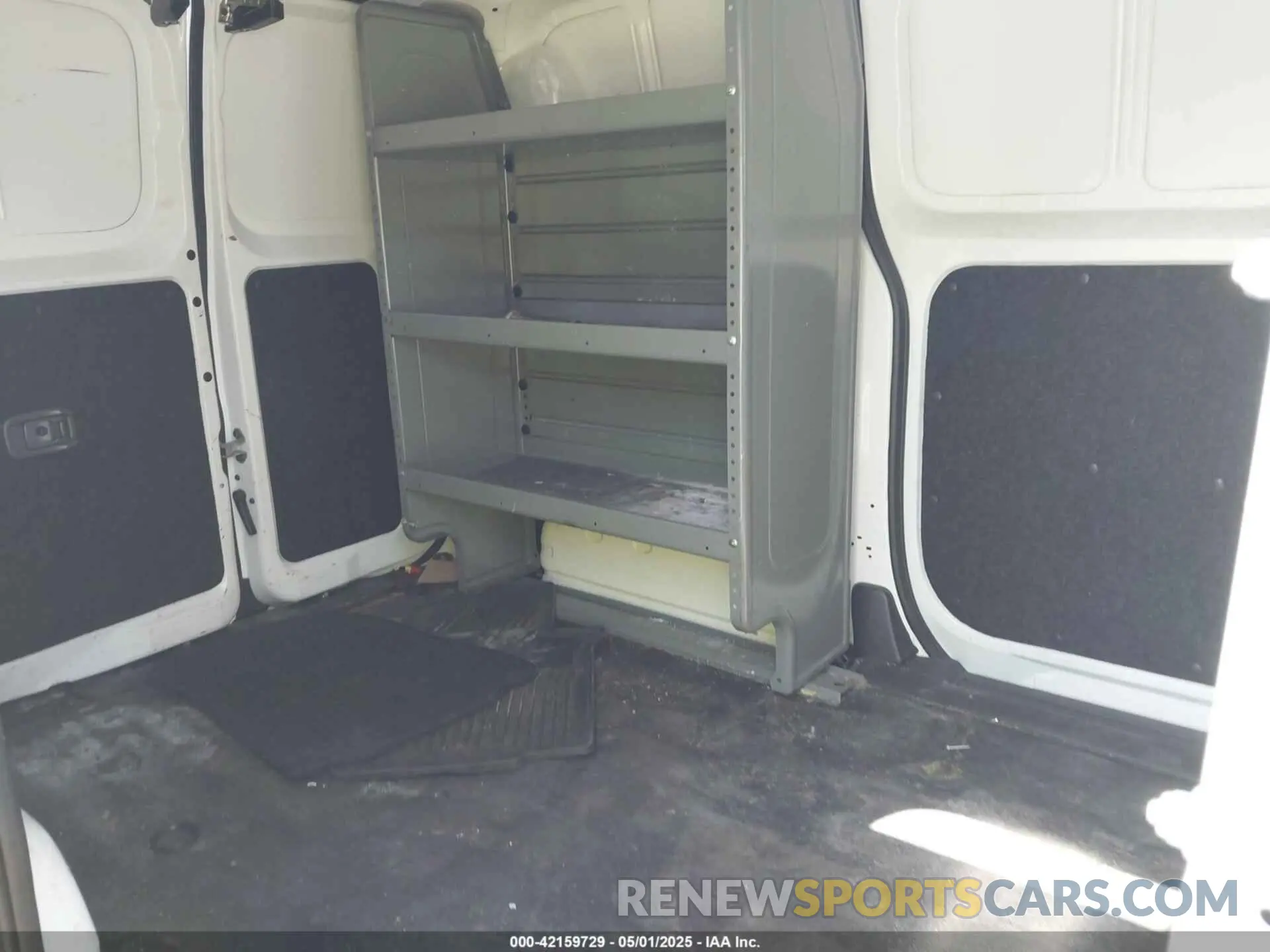 8 Photograph of a damaged car 3N6CM0KN3KK709976 NISSAN NV200 2019