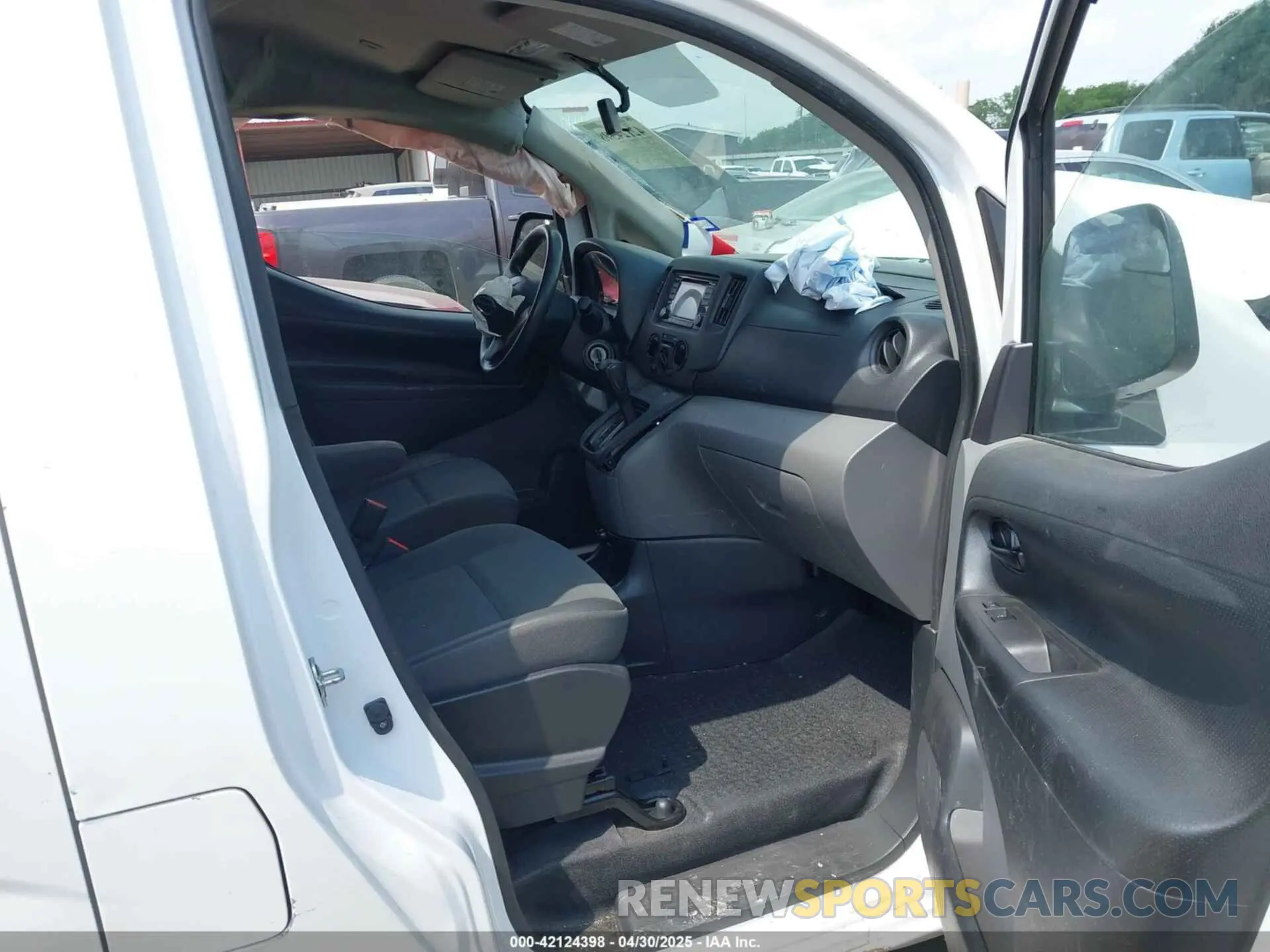5 Photograph of a damaged car 3N6CM0KN3KK710805 NISSAN NV200 2019