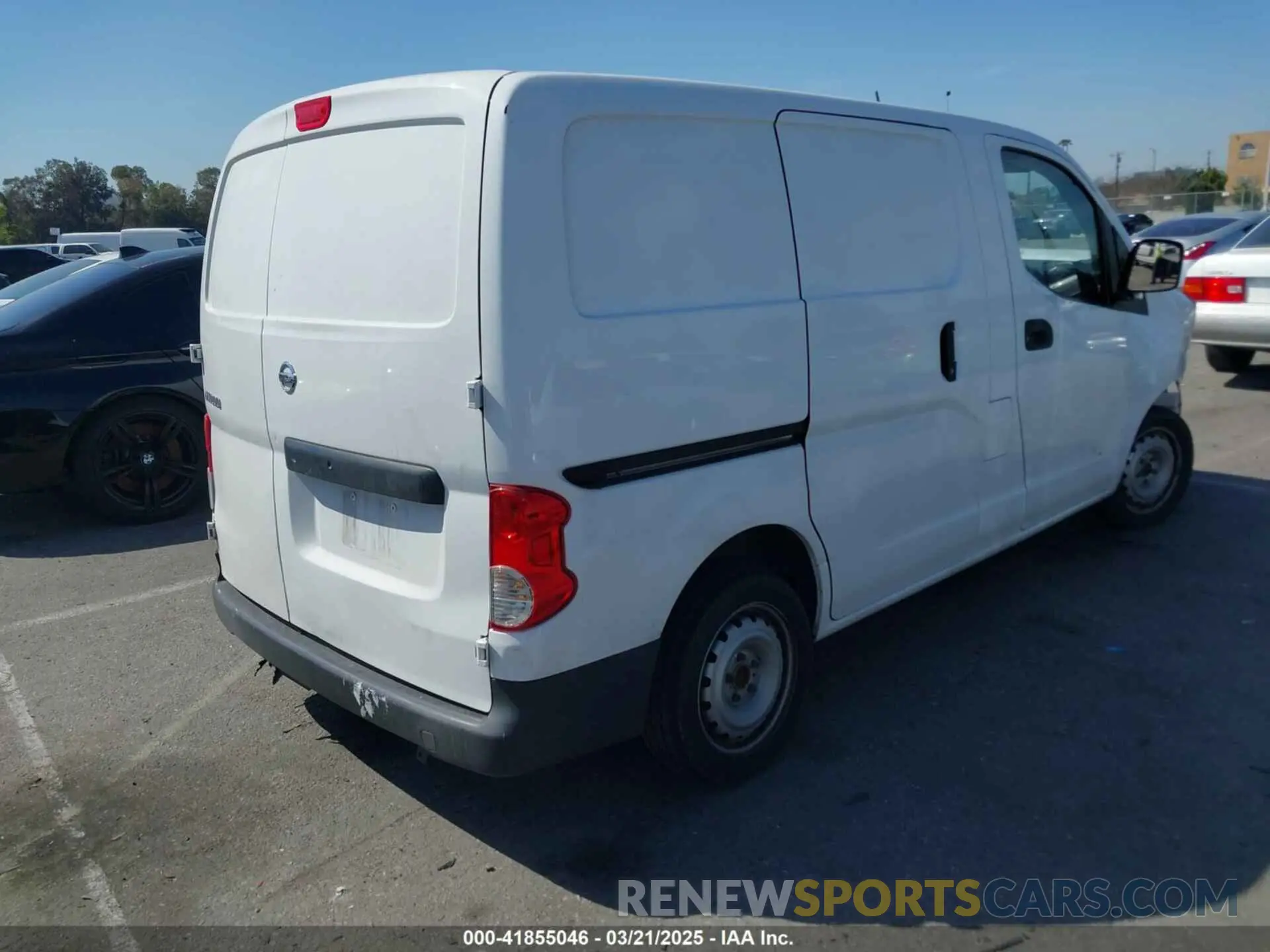 4 Photograph of a damaged car 3N6CM0KN4KK690564 NISSAN NV200 2019