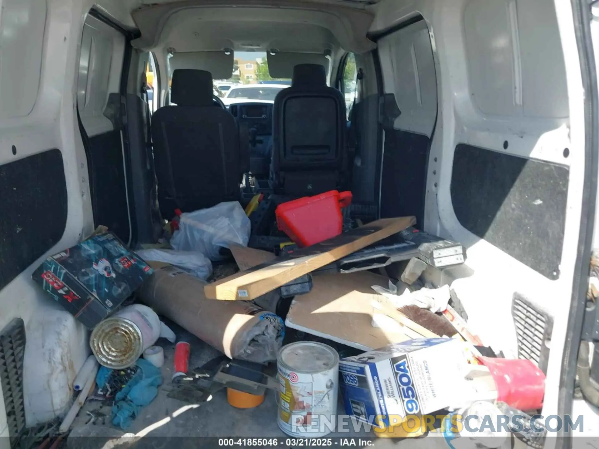 8 Photograph of a damaged car 3N6CM0KN4KK690564 NISSAN NV200 2019