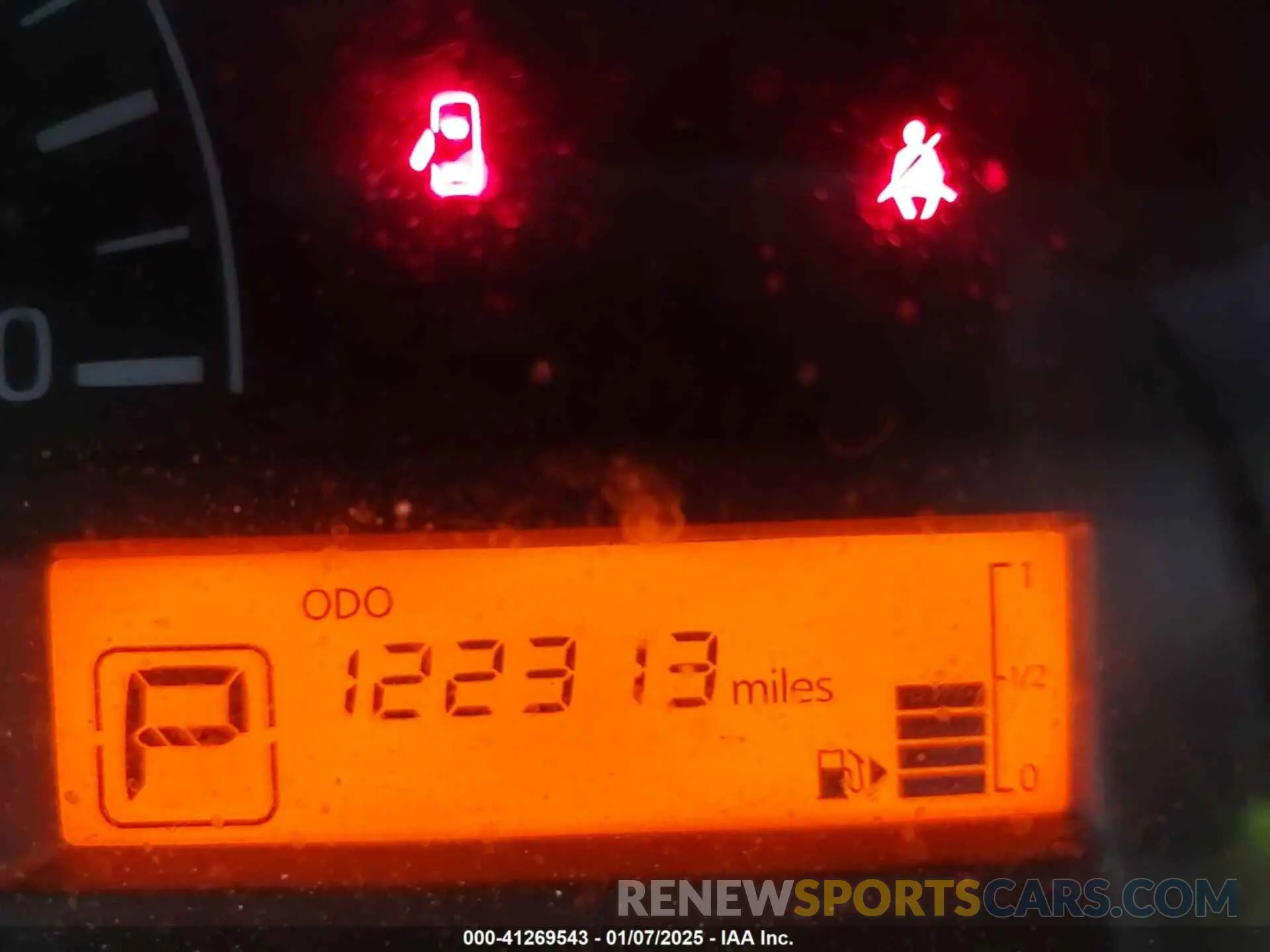 15 Photograph of a damaged car 3N6CM0KN4KK708965 NISSAN NV200 2019