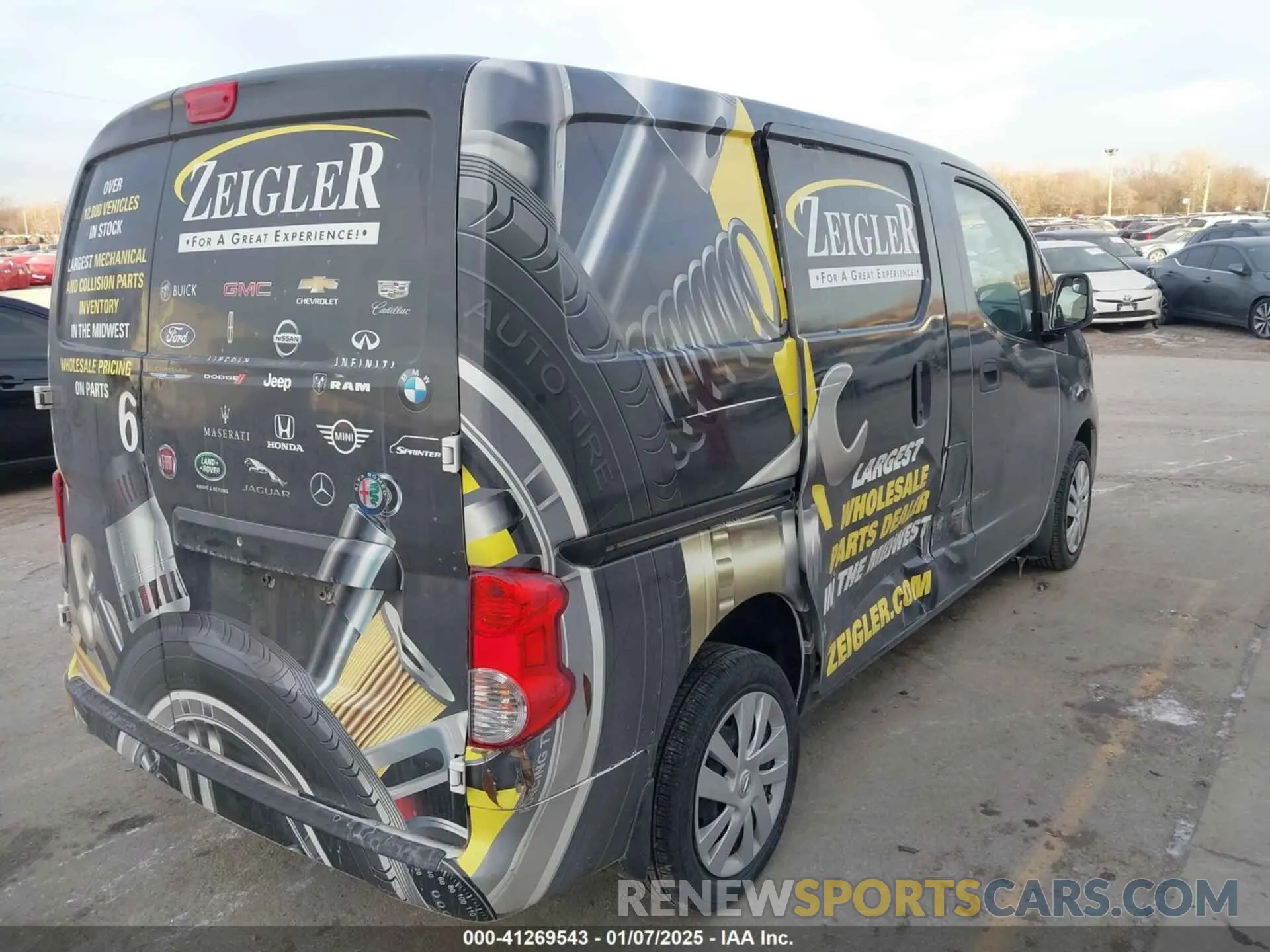 4 Photograph of a damaged car 3N6CM0KN4KK708965 NISSAN NV200 2019