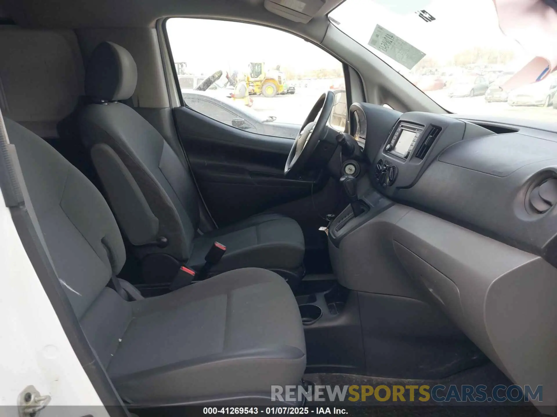 5 Photograph of a damaged car 3N6CM0KN4KK708965 NISSAN NV200 2019