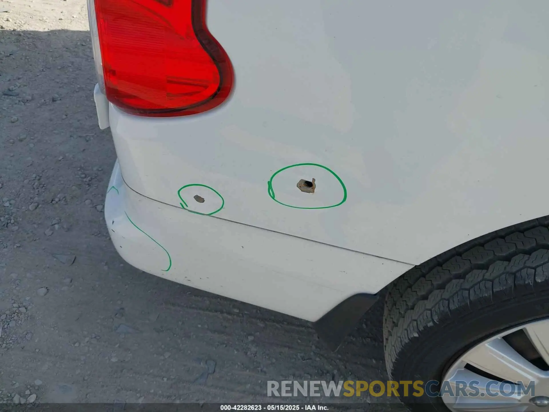 20 Photograph of a damaged car 3N6CM0KN6KK692509 NISSAN NV200 2019