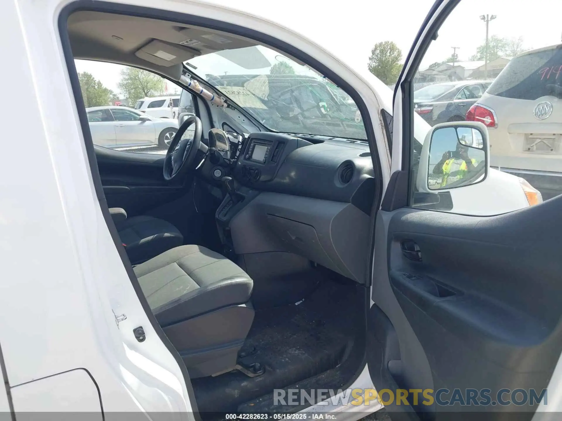 5 Photograph of a damaged car 3N6CM0KN6KK692509 NISSAN NV200 2019