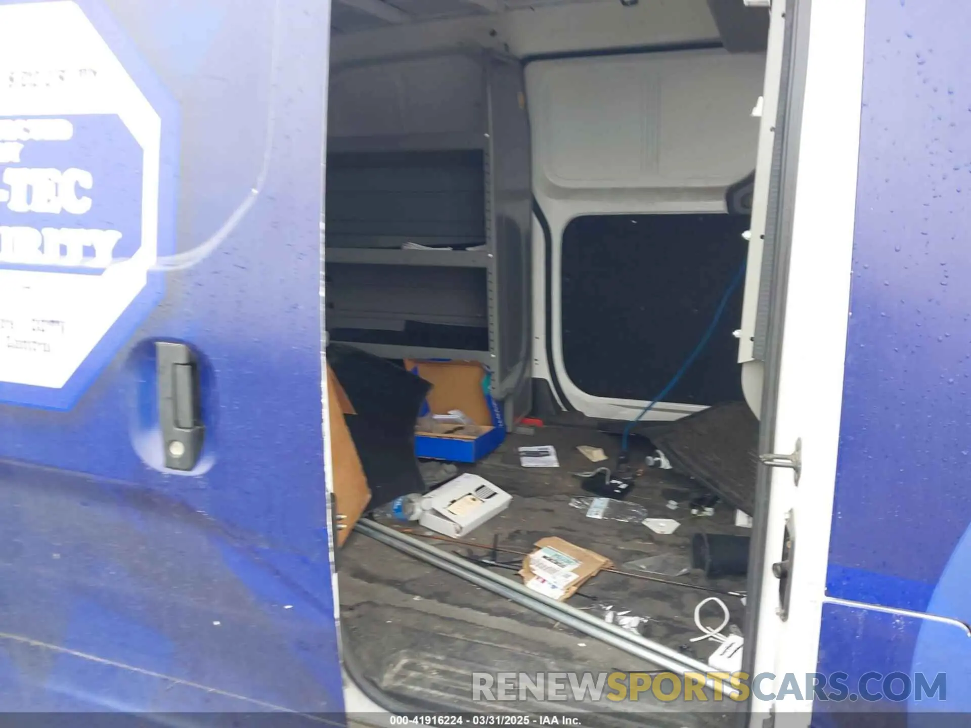 8 Photograph of a damaged car 3N6CM0KN6KK694549 NISSAN NV200 2019