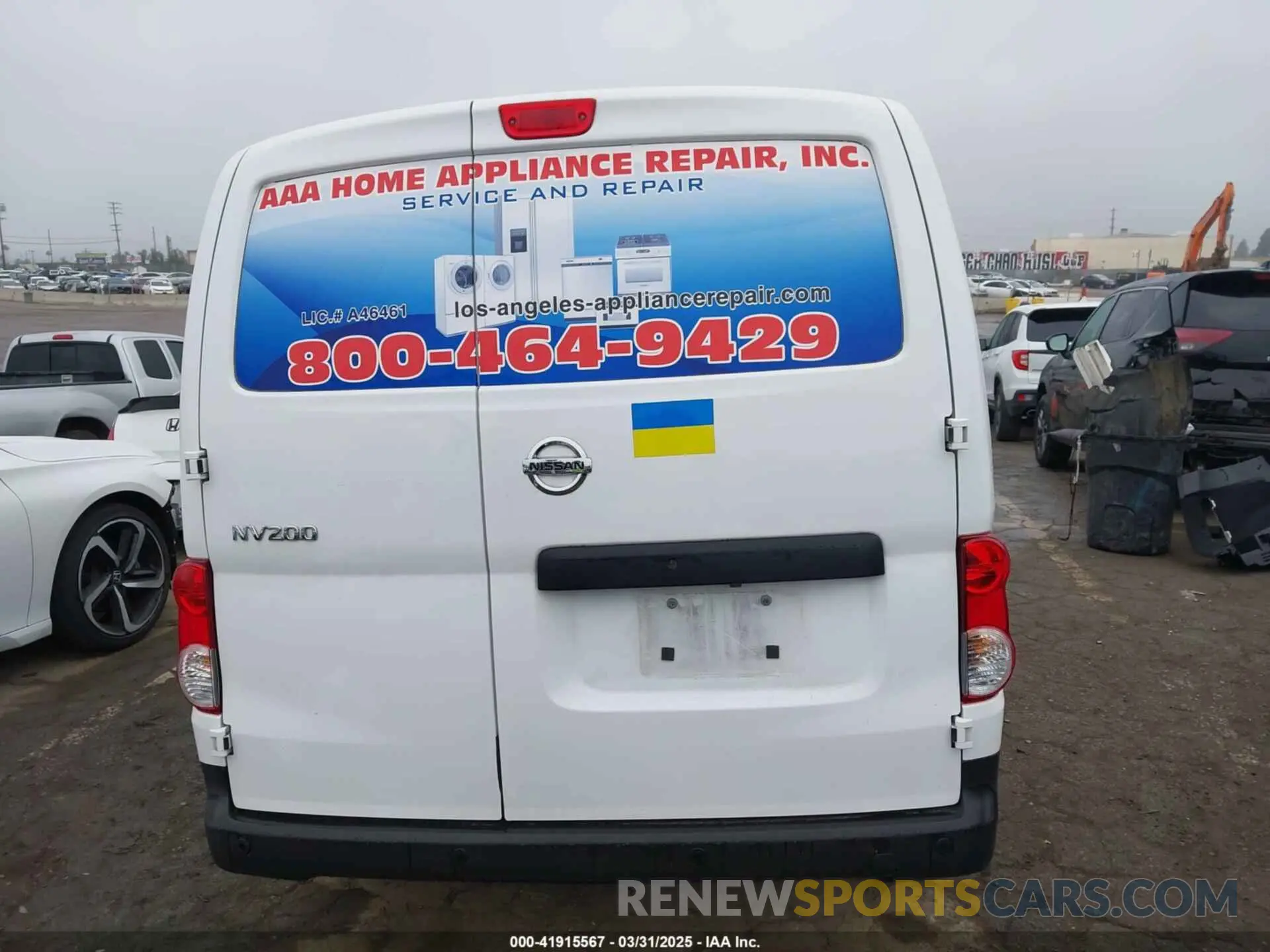 17 Photograph of a damaged car 3N6CM0KN6KK698178 NISSAN NV200 2019