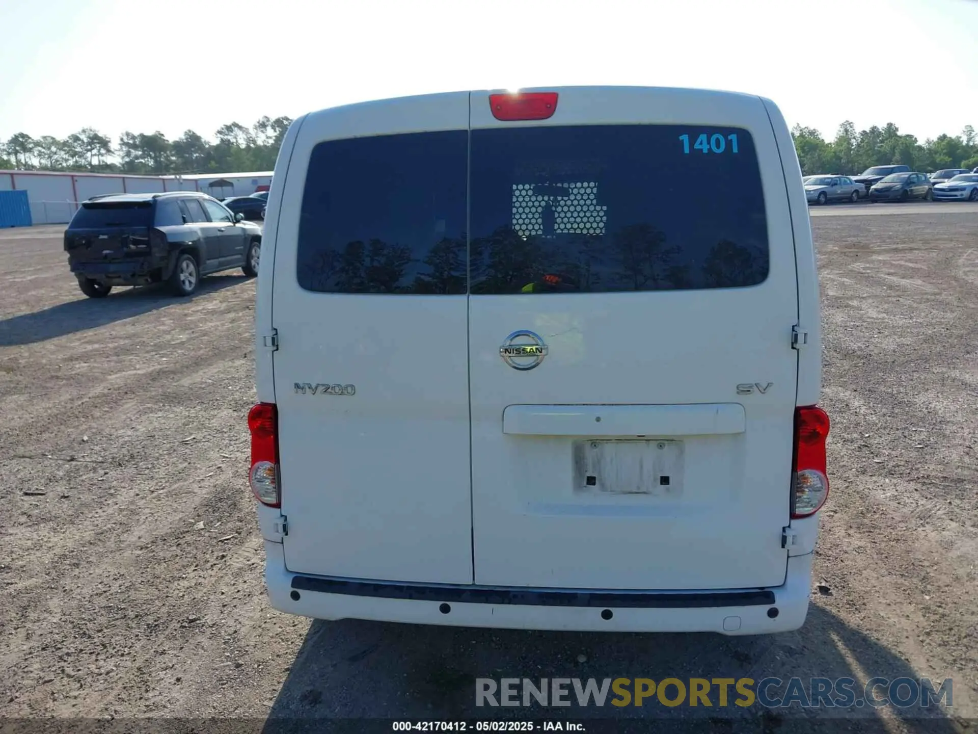 16 Photograph of a damaged car 3N6CM0KN6KK708563 NISSAN NV200 2019