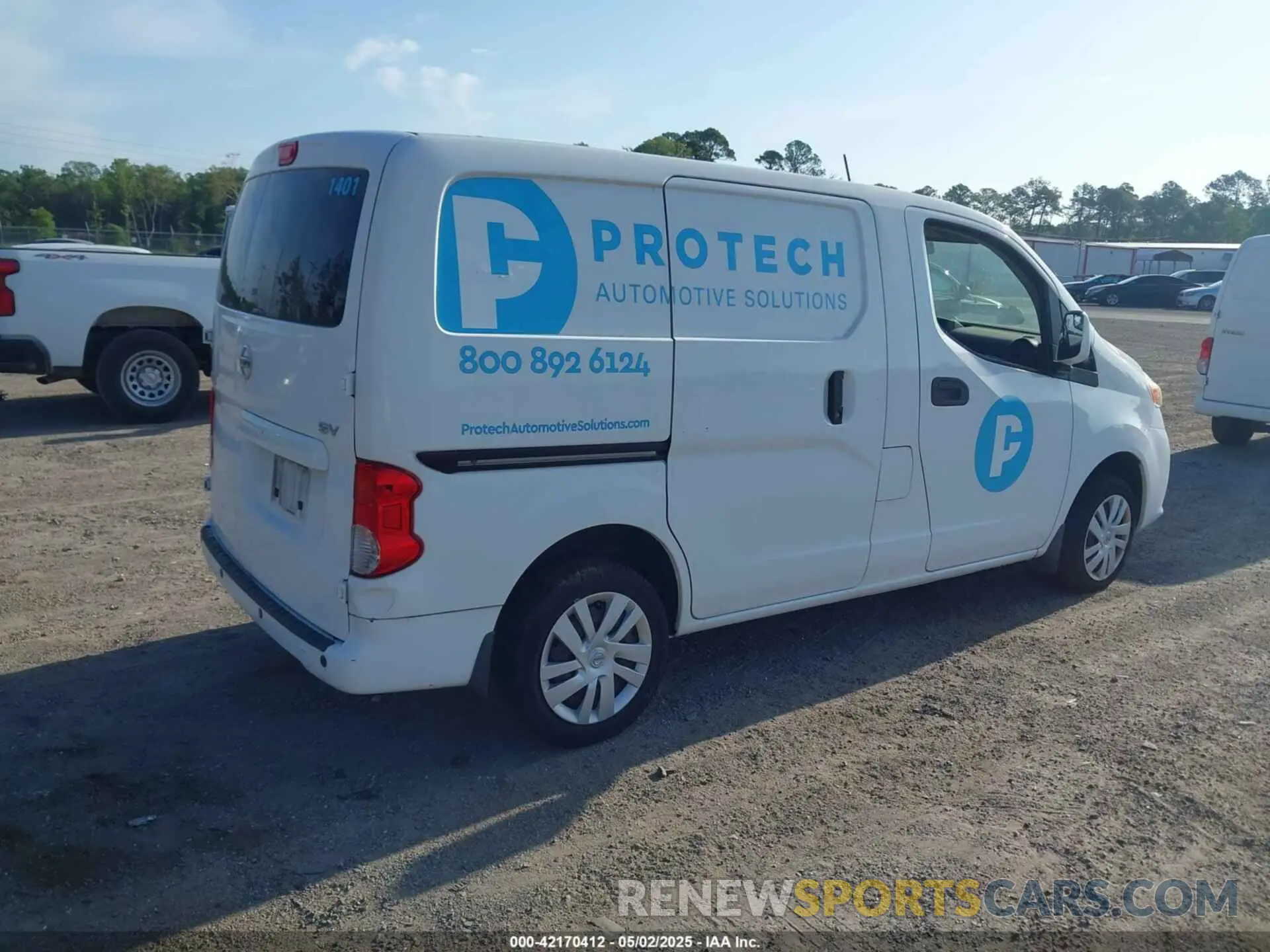 4 Photograph of a damaged car 3N6CM0KN6KK708563 NISSAN NV200 2019