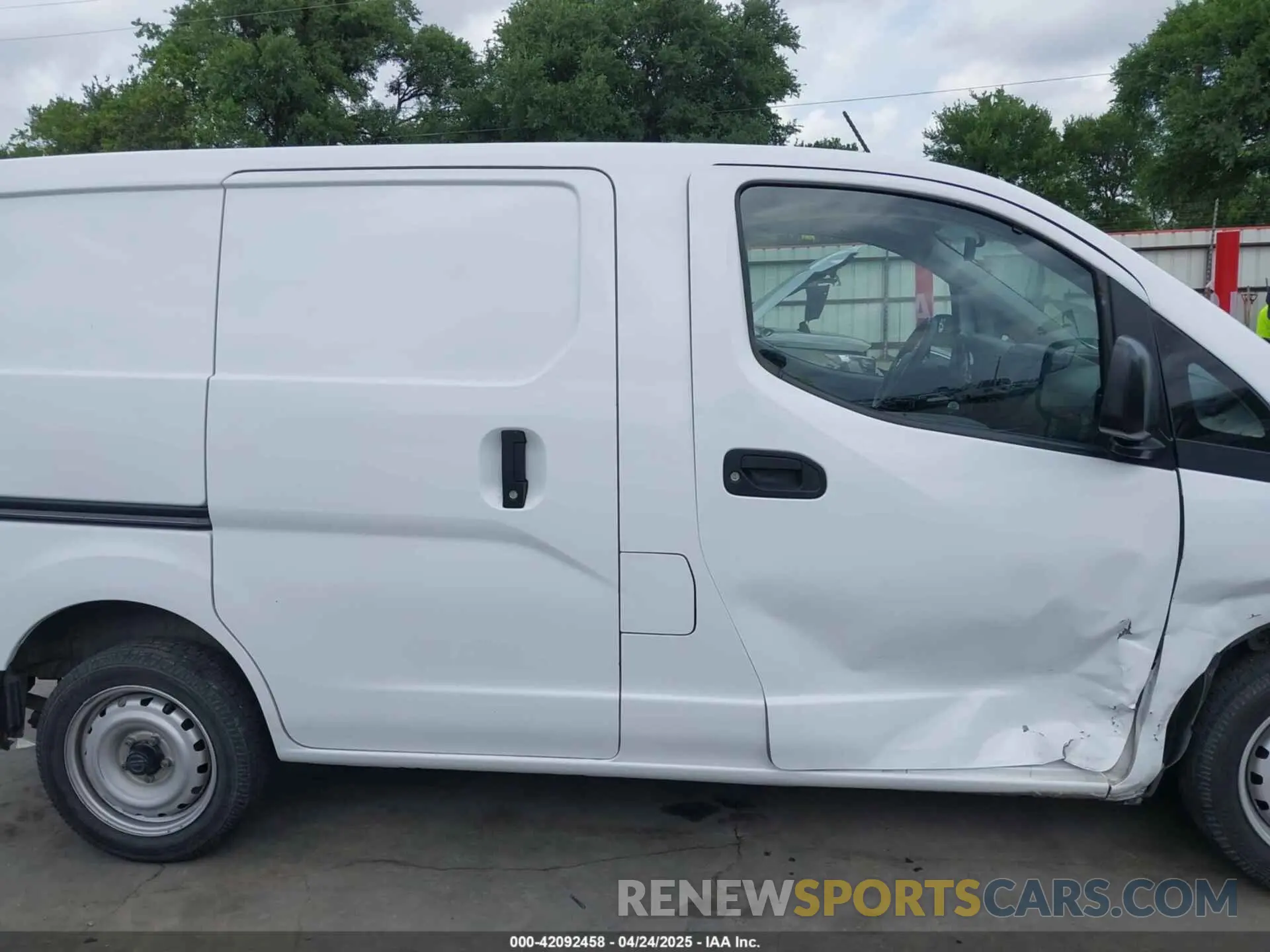 14 Photograph of a damaged car 3N6CM0KN7KK690431 NISSAN NV200 2019