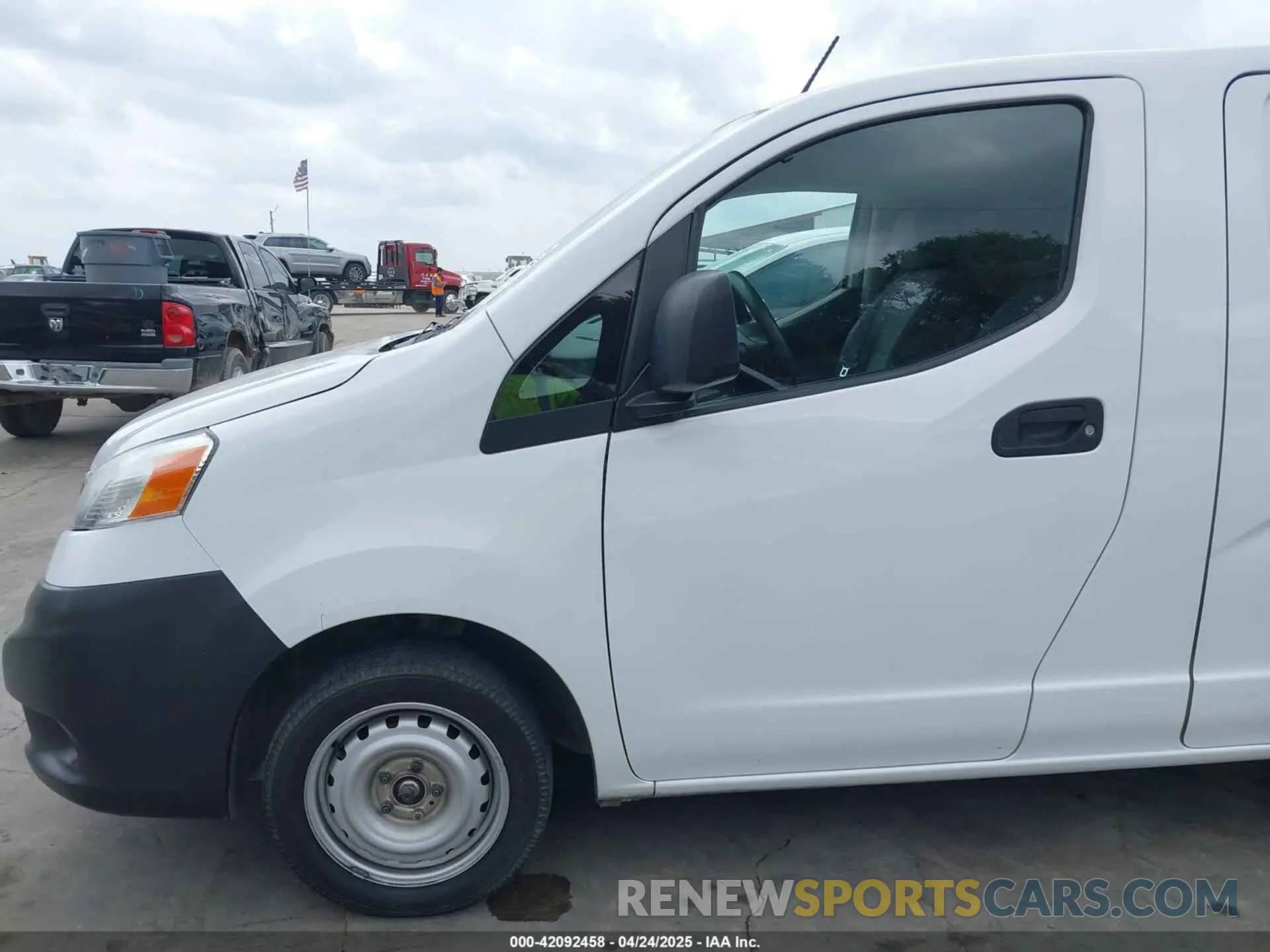 19 Photograph of a damaged car 3N6CM0KN7KK690431 NISSAN NV200 2019