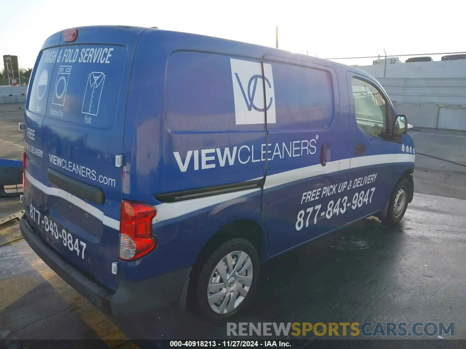 4 Photograph of a damaged car 3N6CM0KN8KK694701 NISSAN NV200 2019