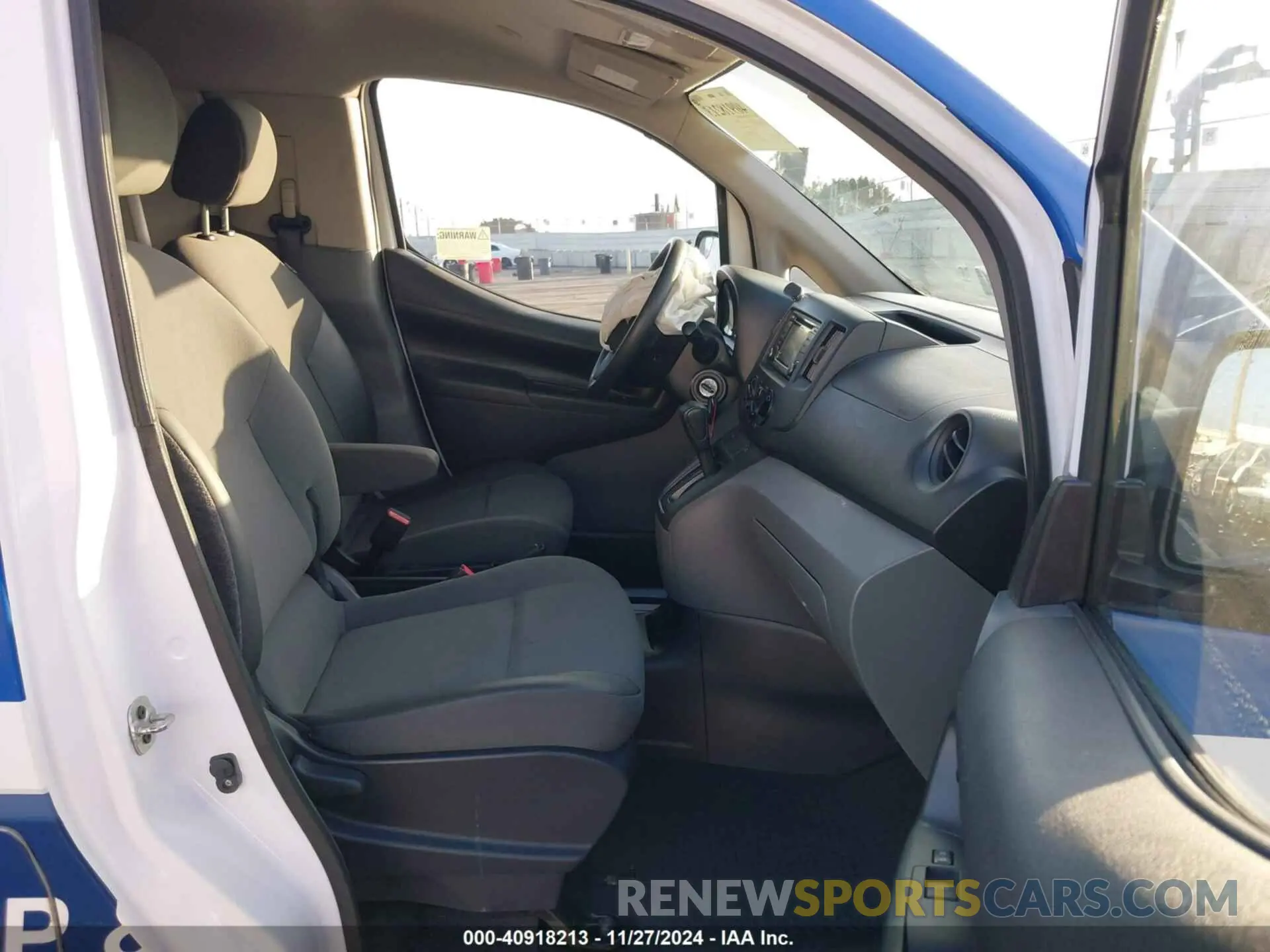 5 Photograph of a damaged car 3N6CM0KN8KK694701 NISSAN NV200 2019