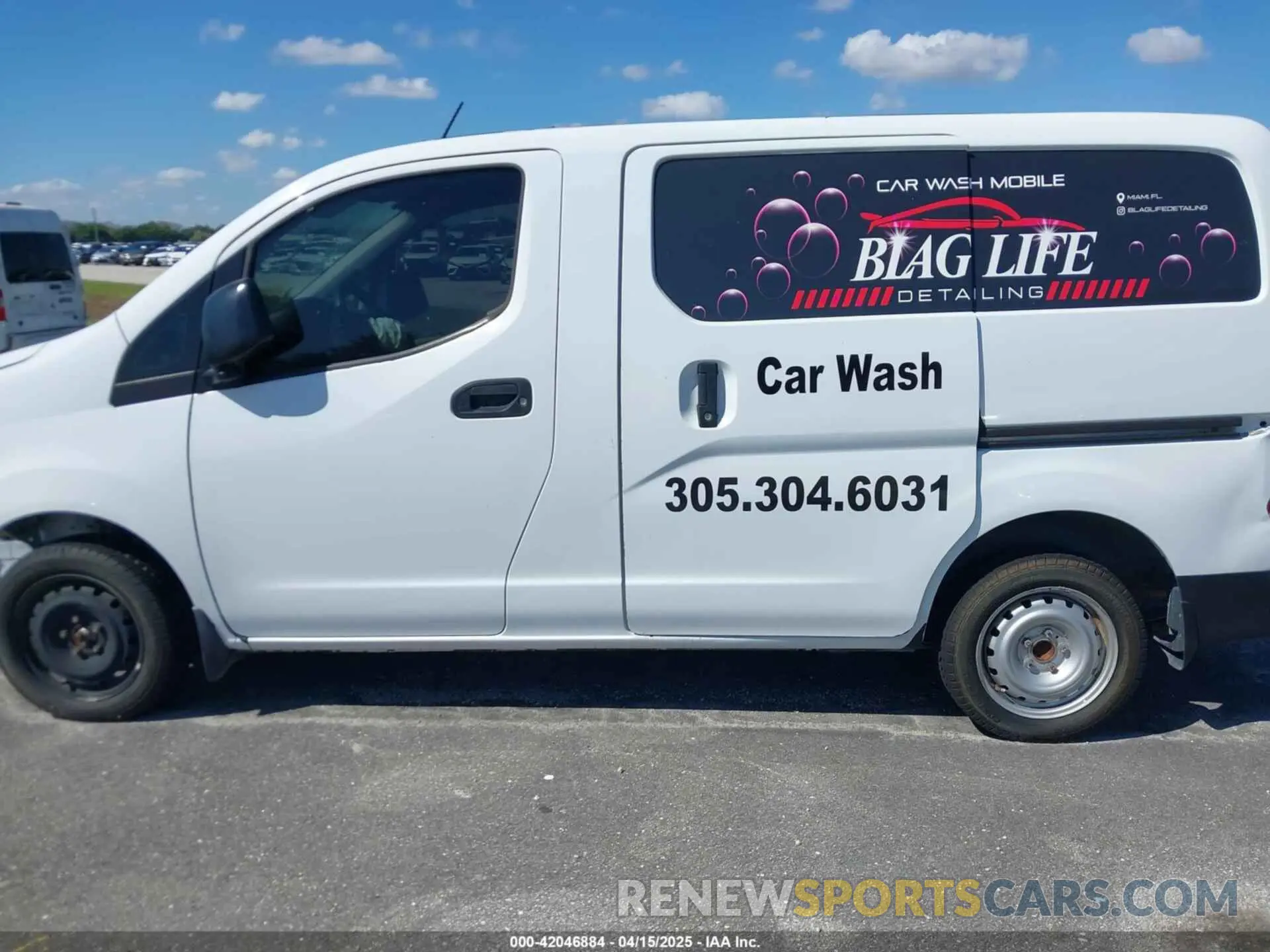 15 Photograph of a damaged car 3N6CM0KN8KK696559 NISSAN NV200 2019