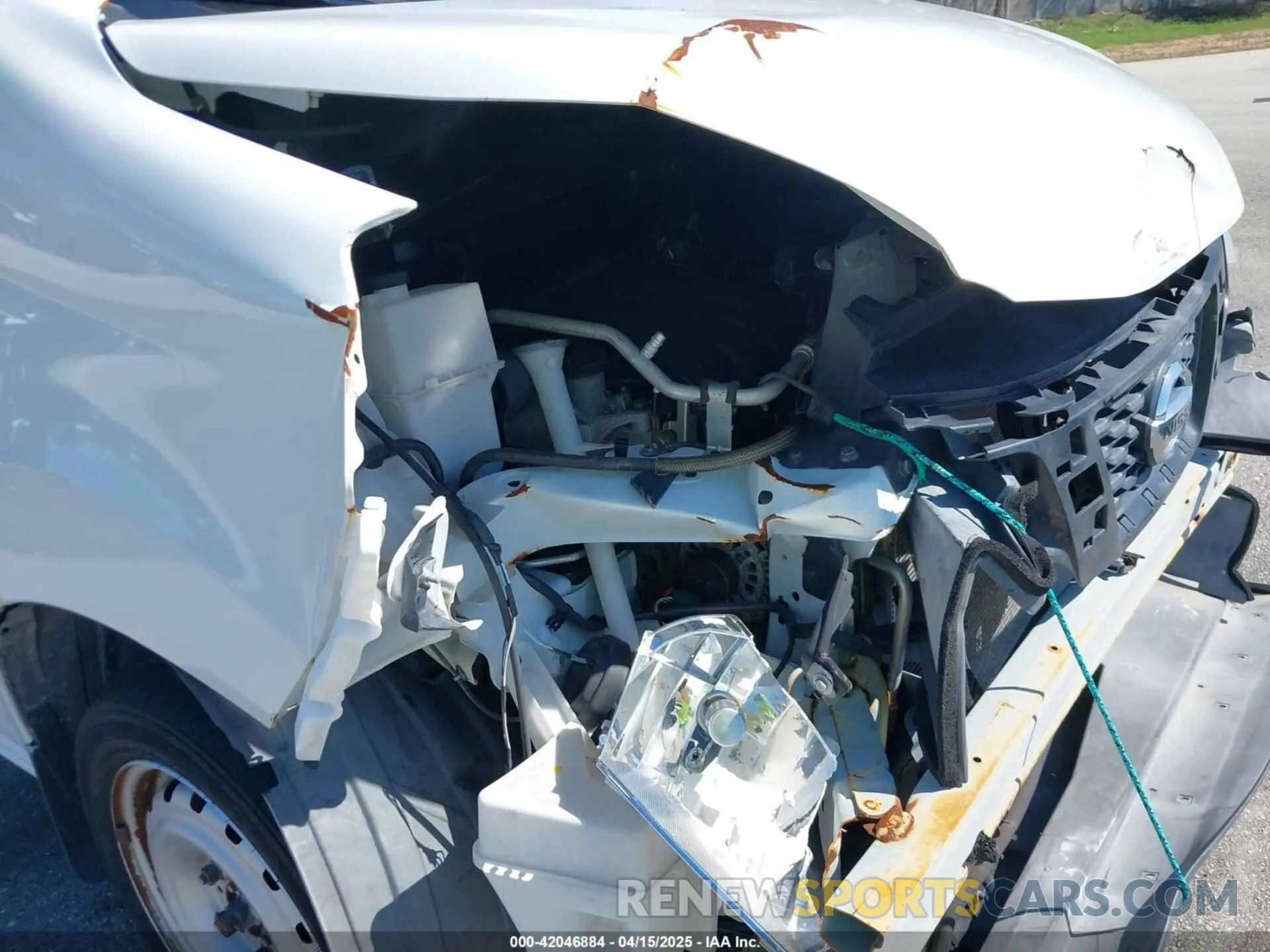 18 Photograph of a damaged car 3N6CM0KN8KK696559 NISSAN NV200 2019