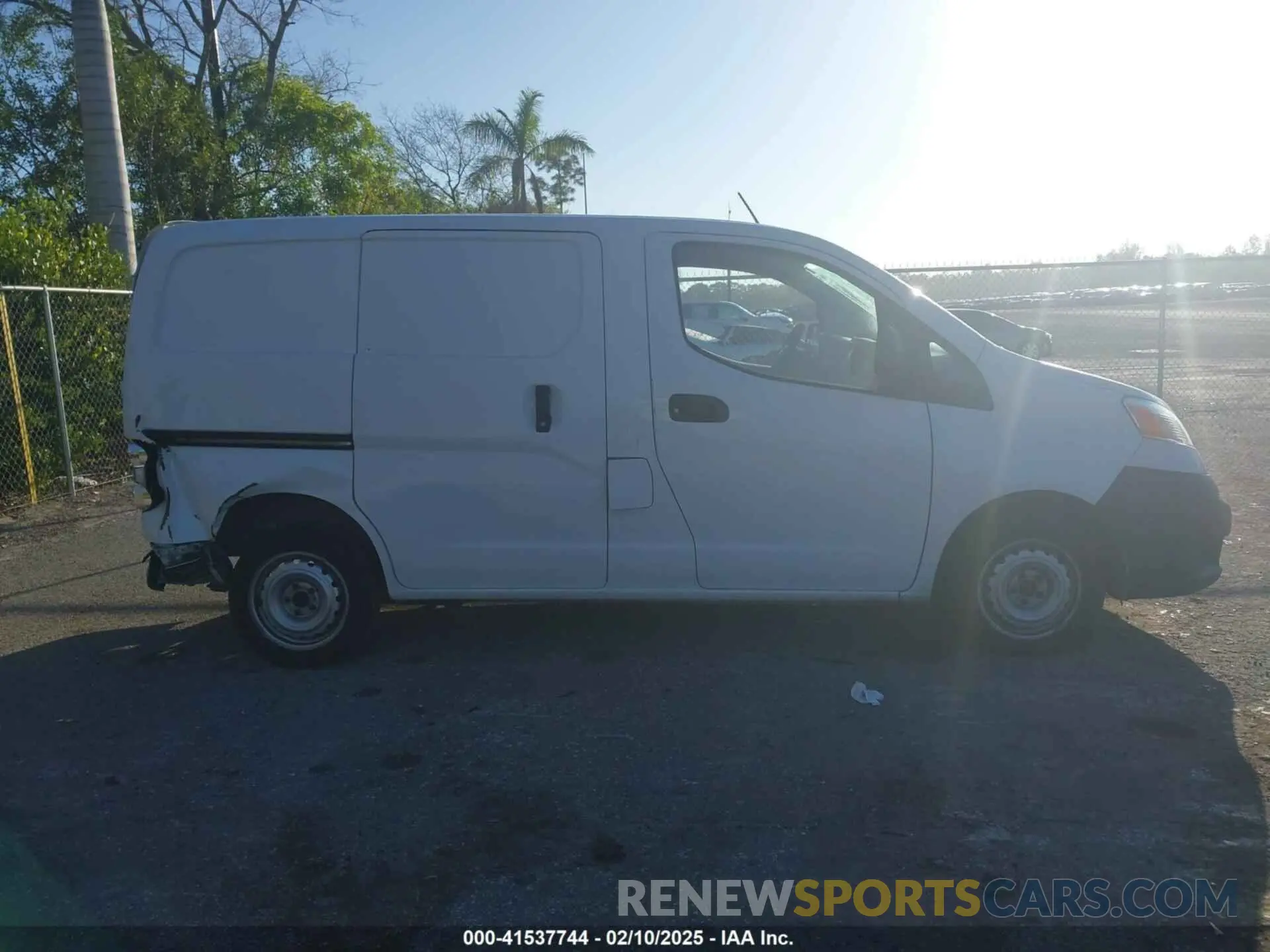 14 Photograph of a damaged car 3N6CM0KN9KK693153 NISSAN NV200 2019