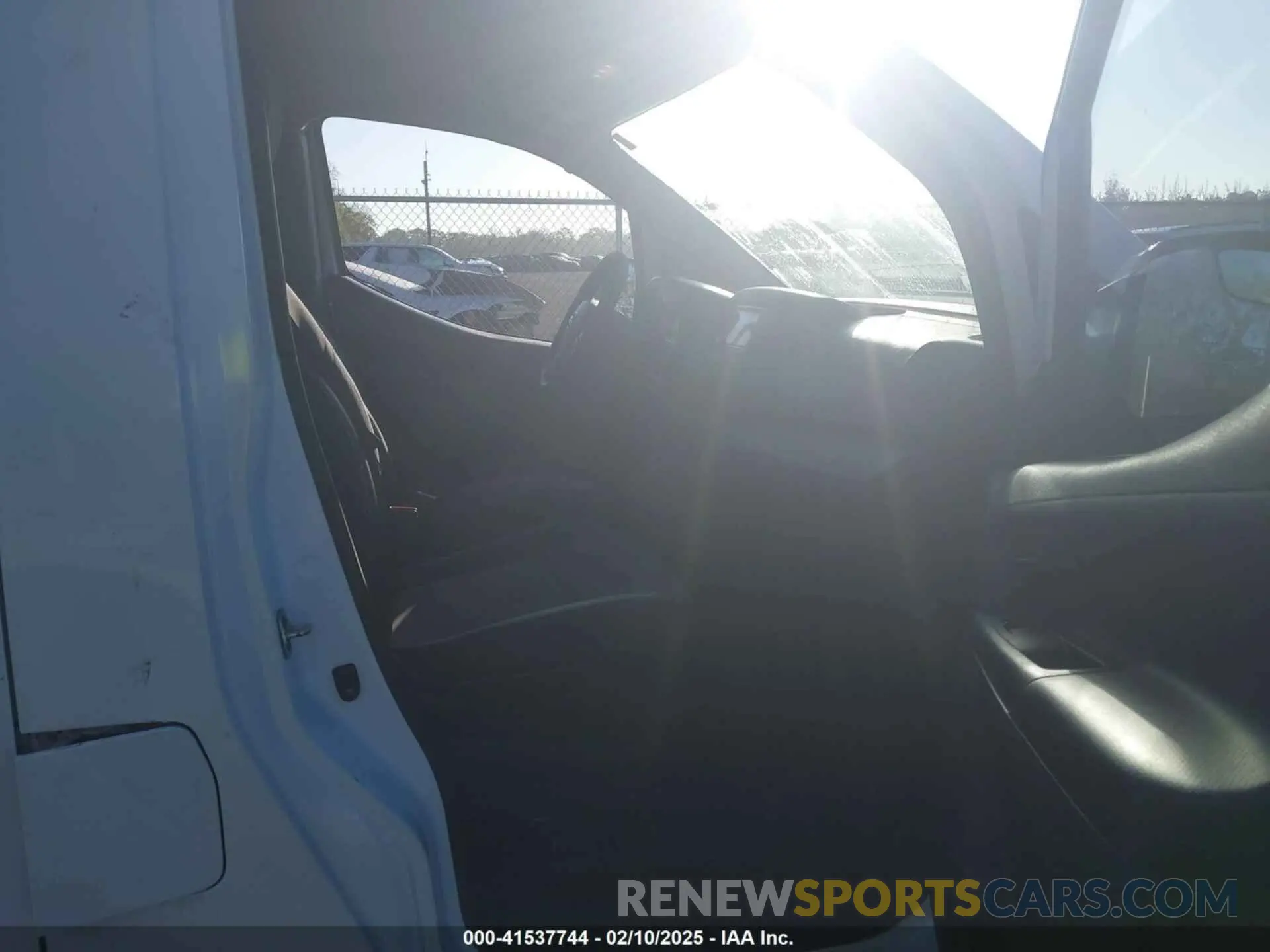 5 Photograph of a damaged car 3N6CM0KN9KK693153 NISSAN NV200 2019