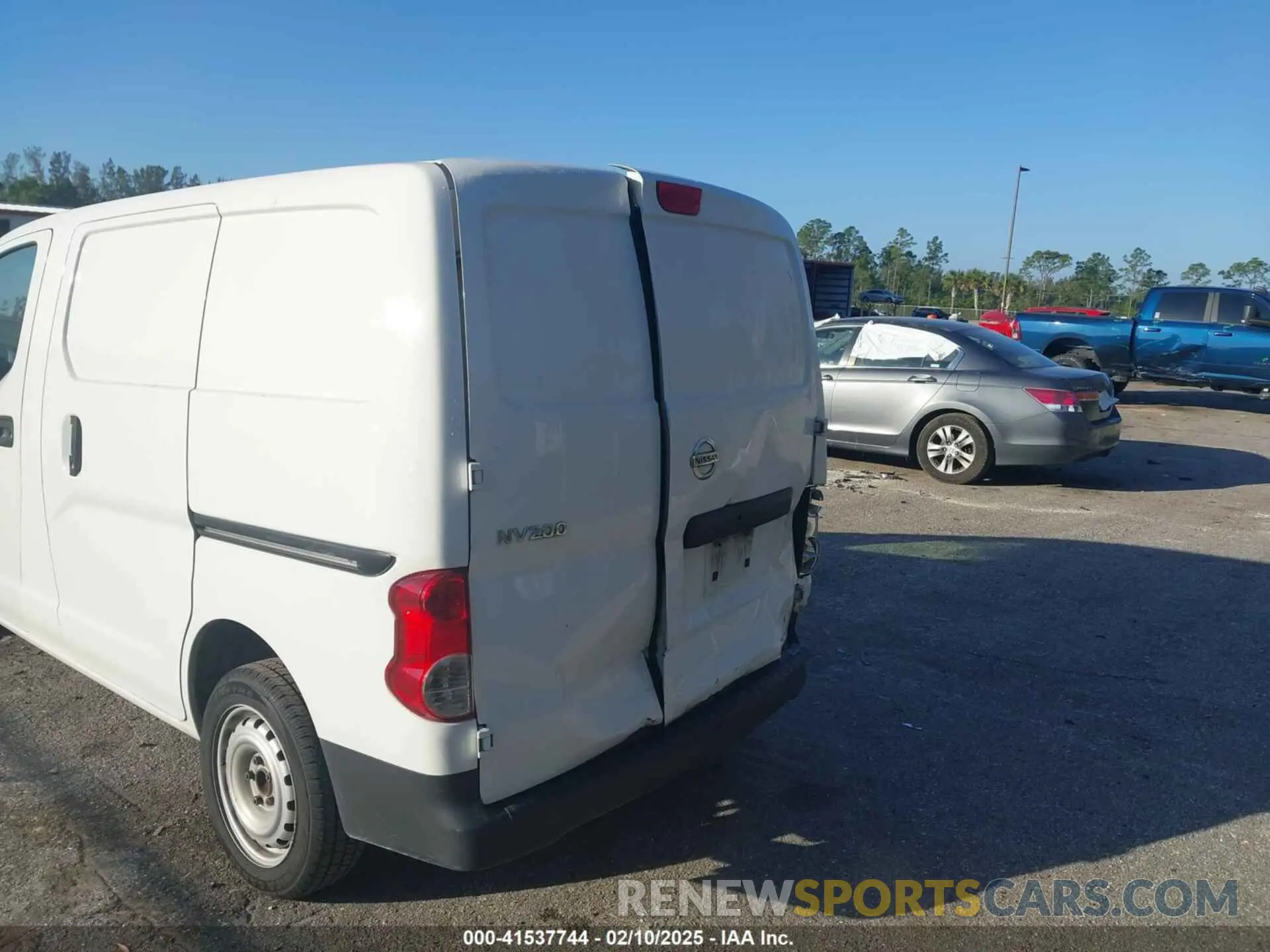 6 Photograph of a damaged car 3N6CM0KN9KK693153 NISSAN NV200 2019