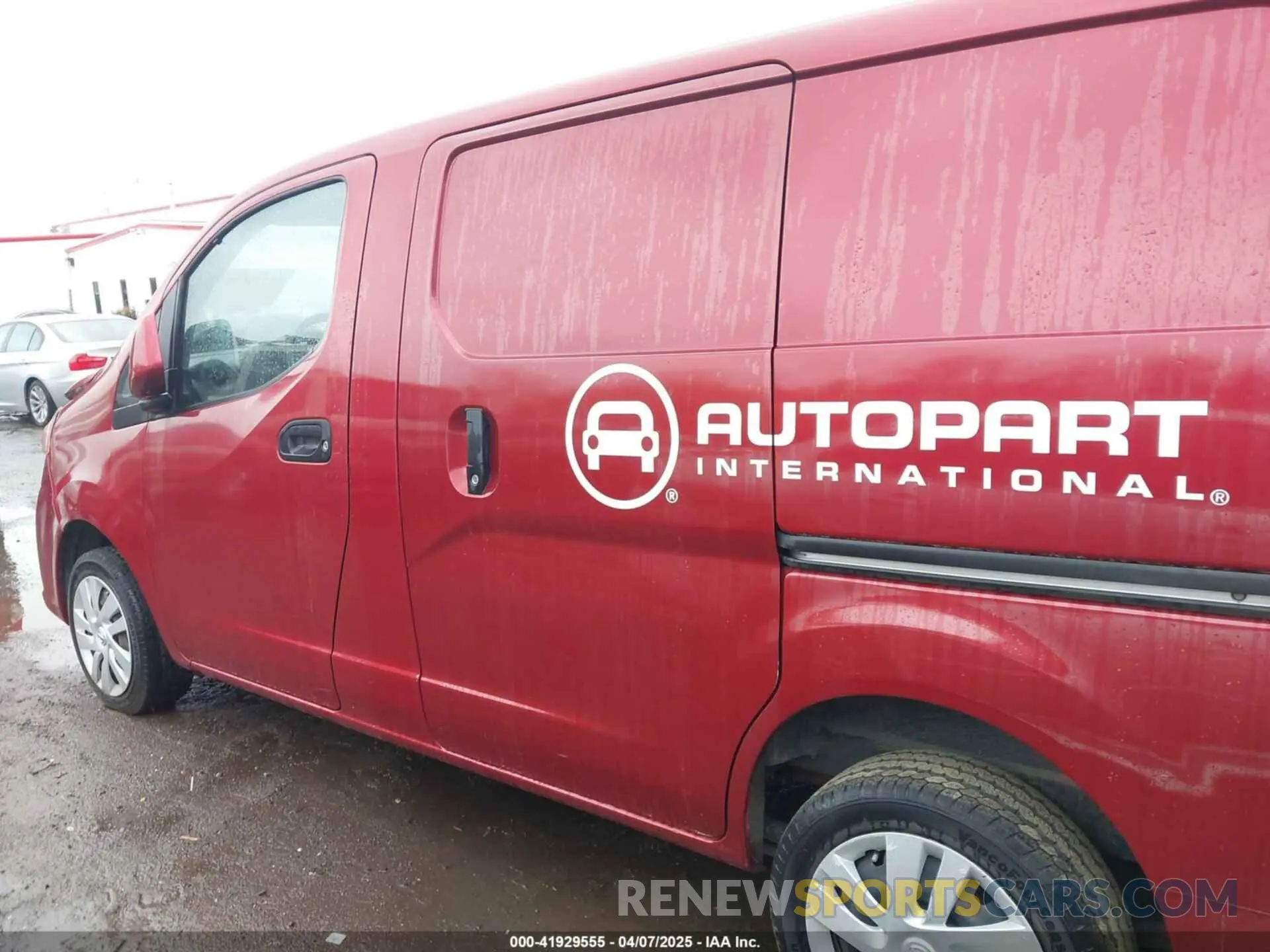 14 Photograph of a damaged car 3N6CM0KN9KK702885 NISSAN NV200 2019
