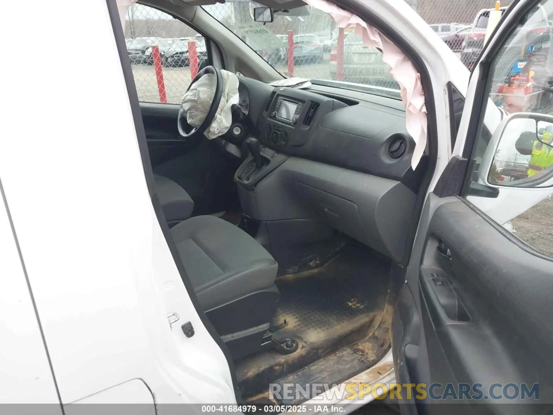 5 Photograph of a damaged car 3N6CM0KN9KK706662 NISSAN NV200 2019