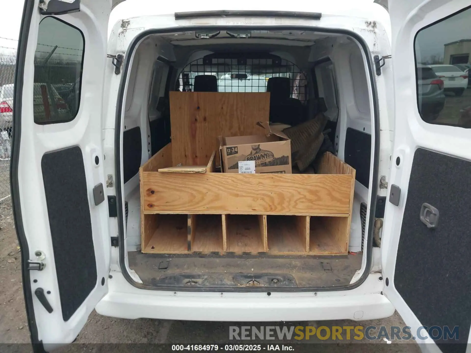 8 Photograph of a damaged car 3N6CM0KN9KK706662 NISSAN NV200 2019