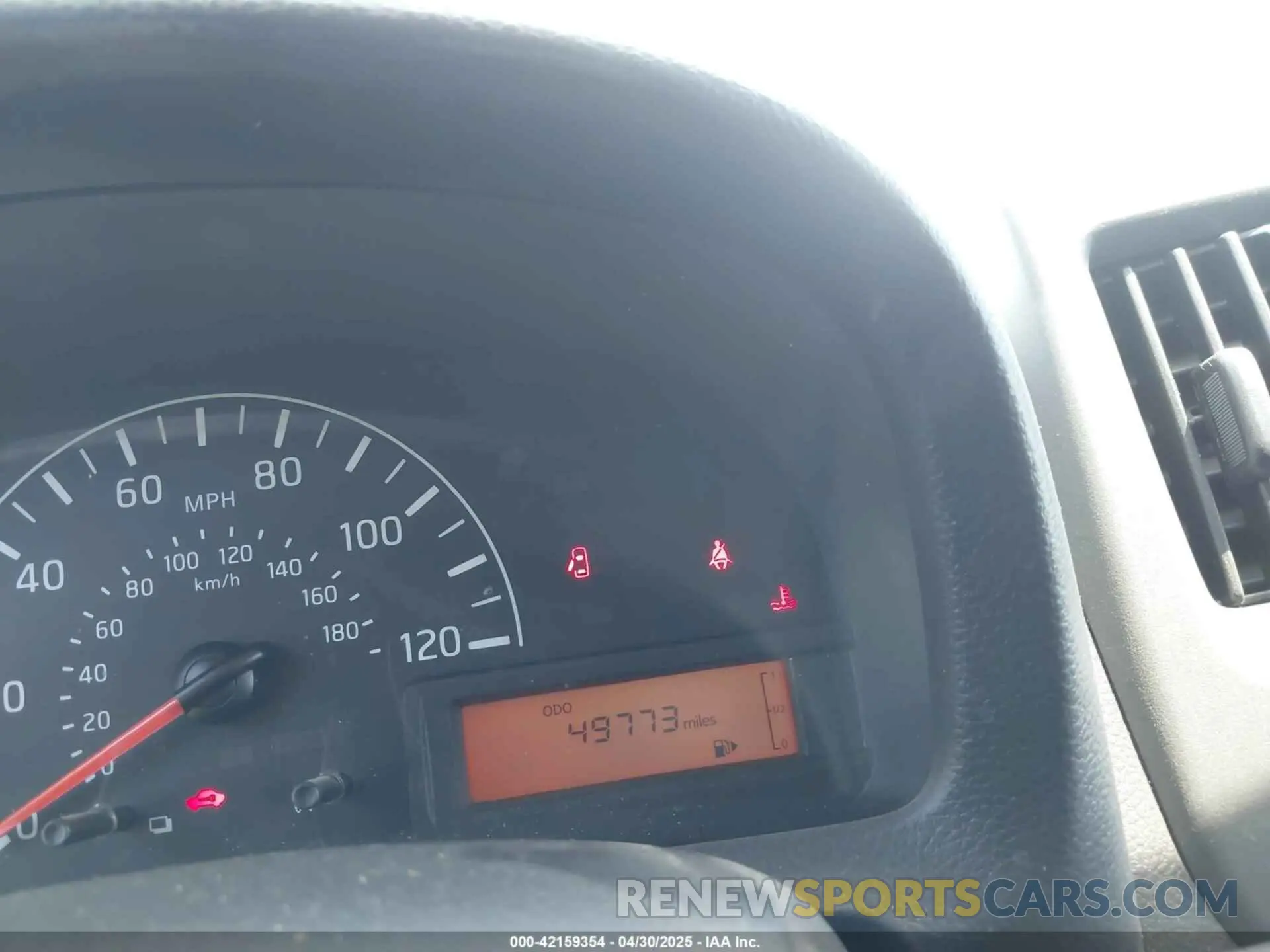 15 Photograph of a damaged car 3N6CM0KN9KK710081 NISSAN NV200 2019