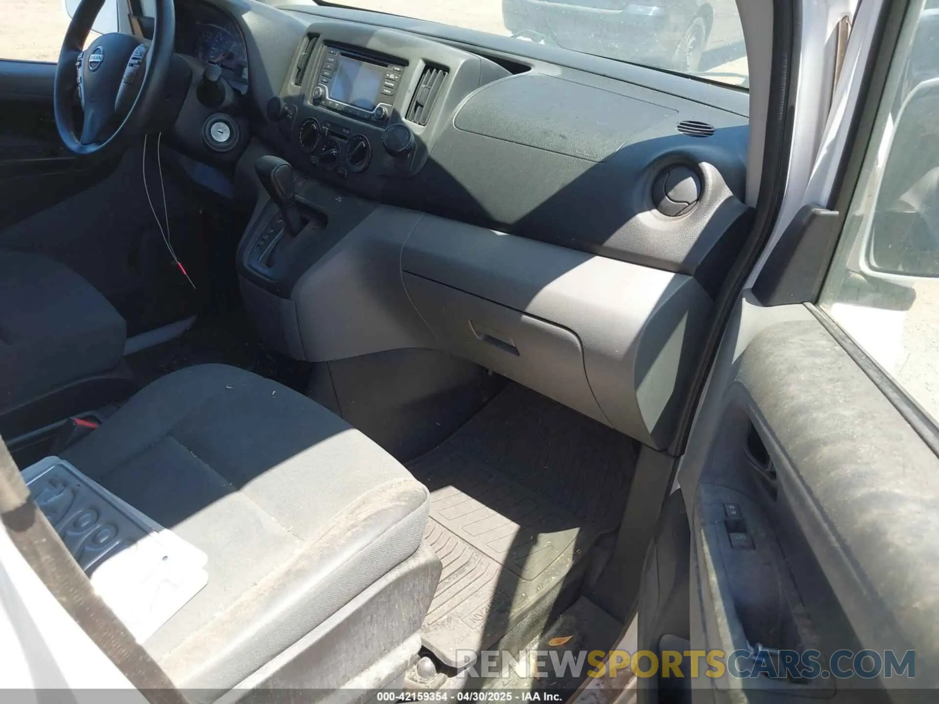 5 Photograph of a damaged car 3N6CM0KN9KK710081 NISSAN NV200 2019