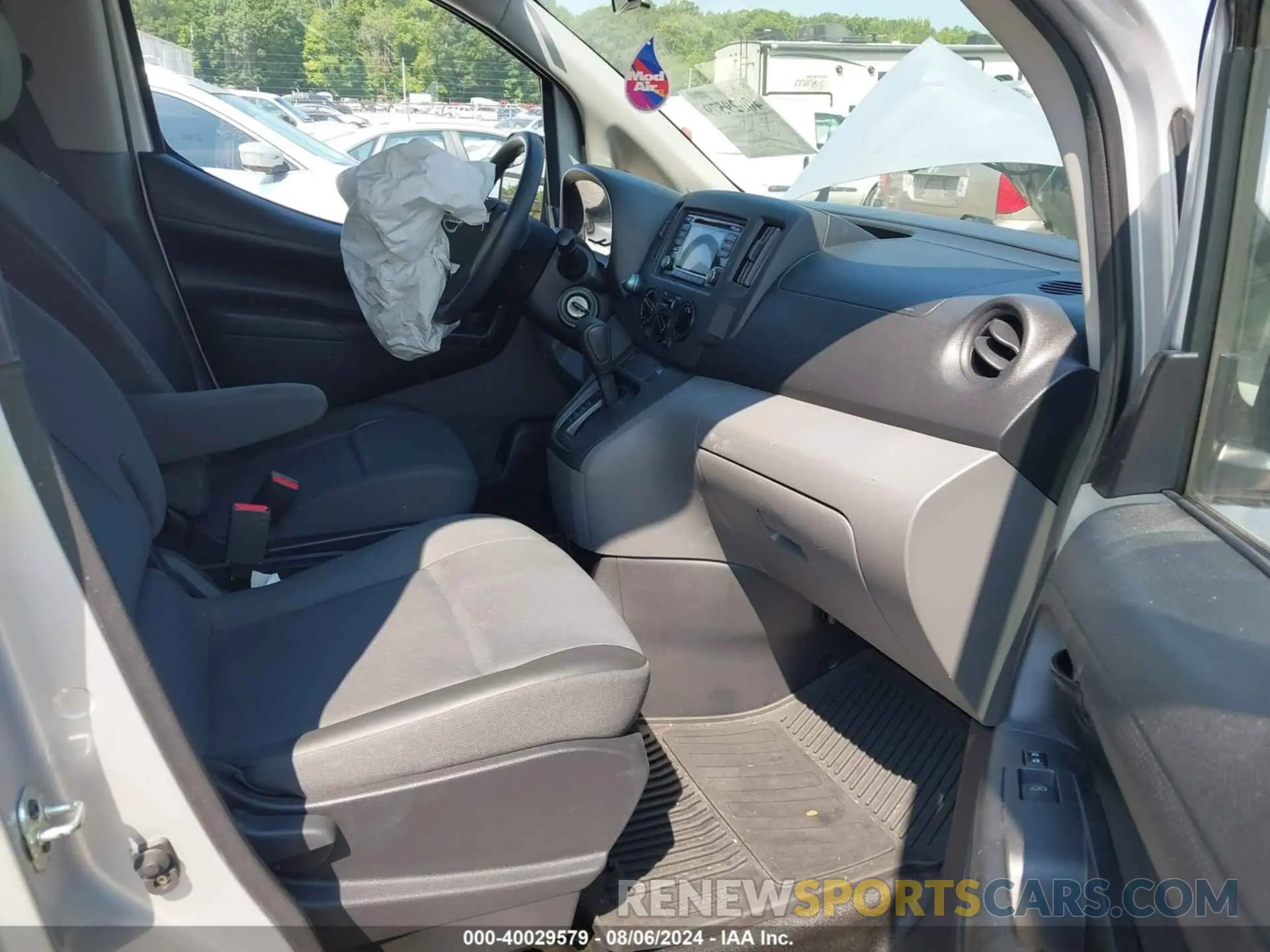 5 Photograph of a damaged car 3N6CM0KNXKK699172 NISSAN NV200 2019