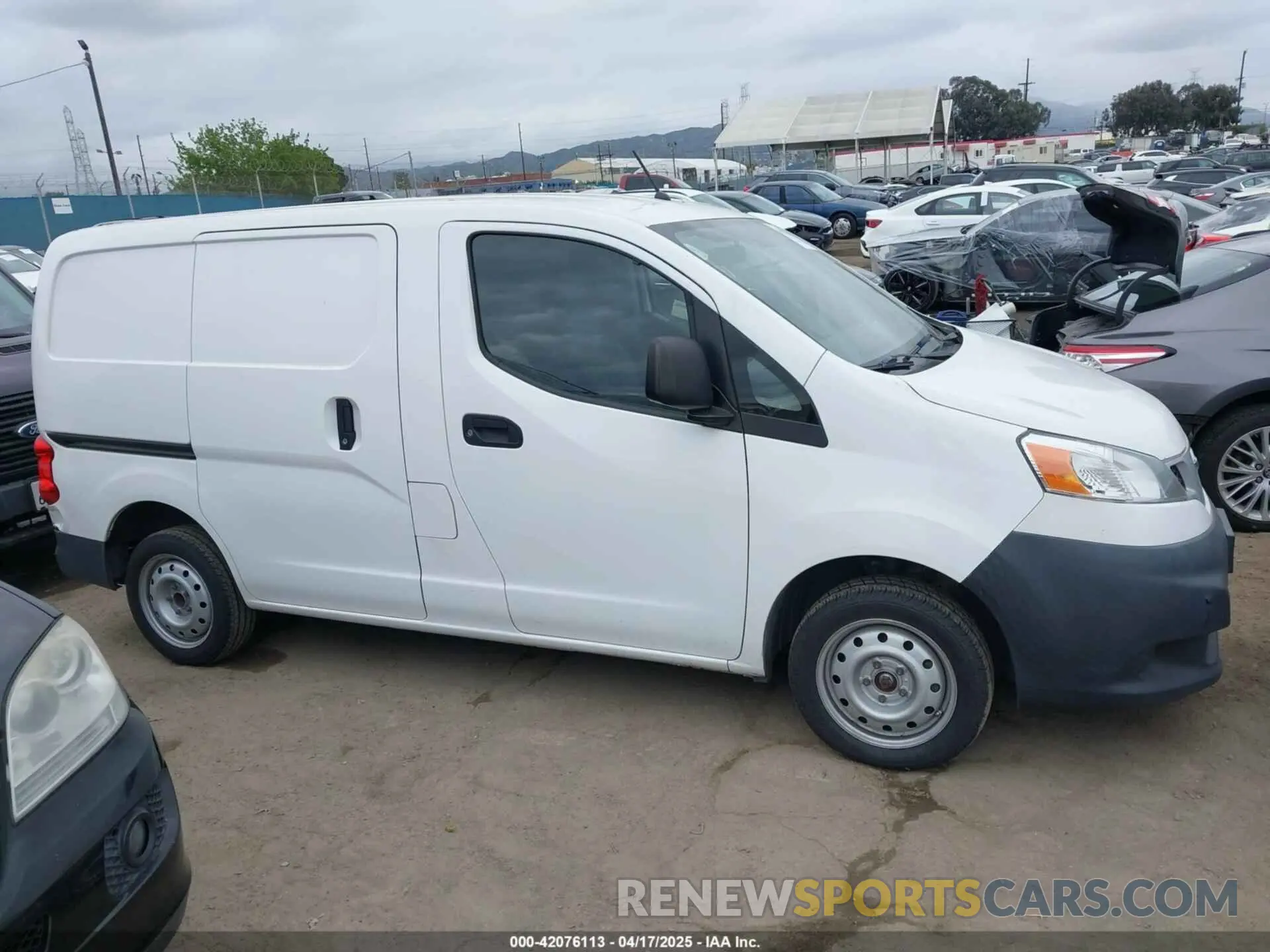 13 Photograph of a damaged car 3N6CM0KNXKK703267 NISSAN NV200 2019