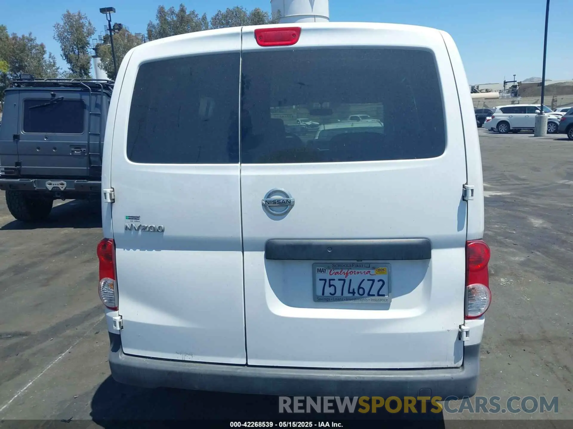 16 Photograph of a damaged car 3N6CM0KNXKK705276 NISSAN NV200 2019
