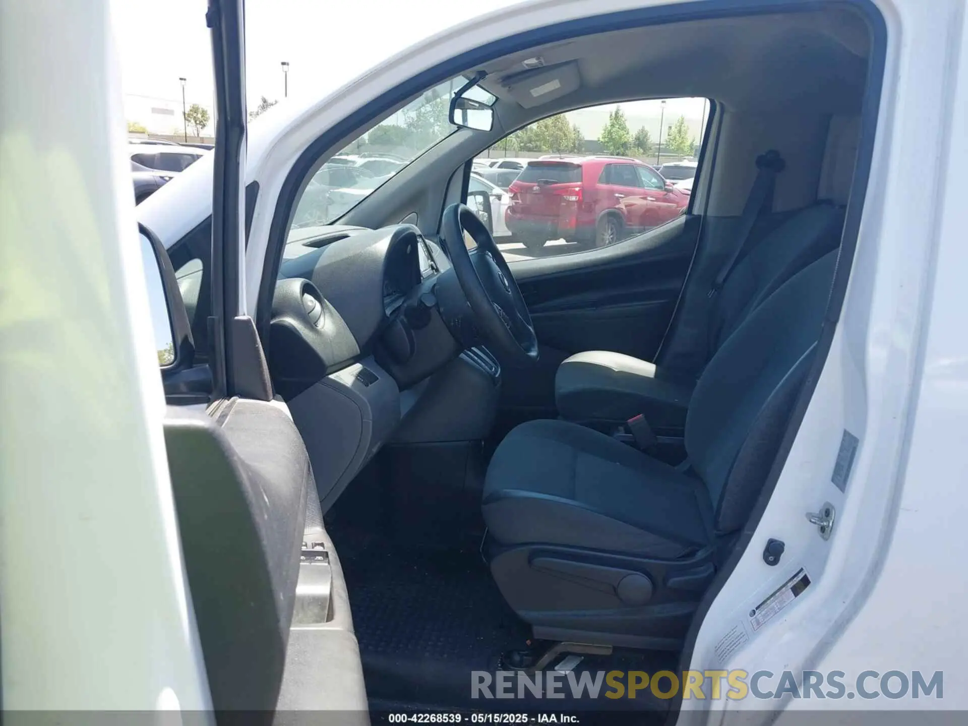 5 Photograph of a damaged car 3N6CM0KNXKK705276 NISSAN NV200 2019