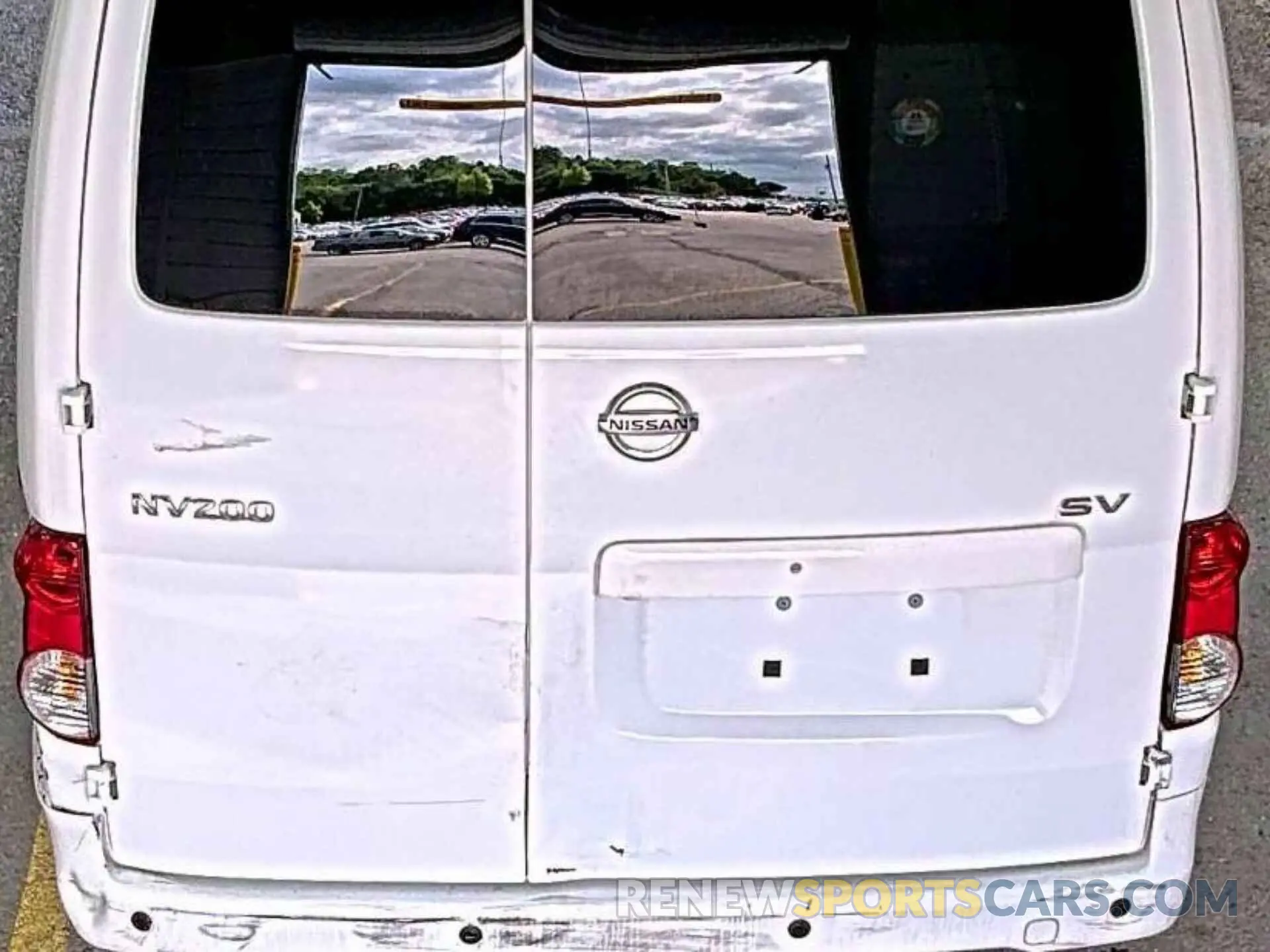 15 Photograph of a damaged car 3N6CM0KN0LK704462 NISSAN NV200 2020