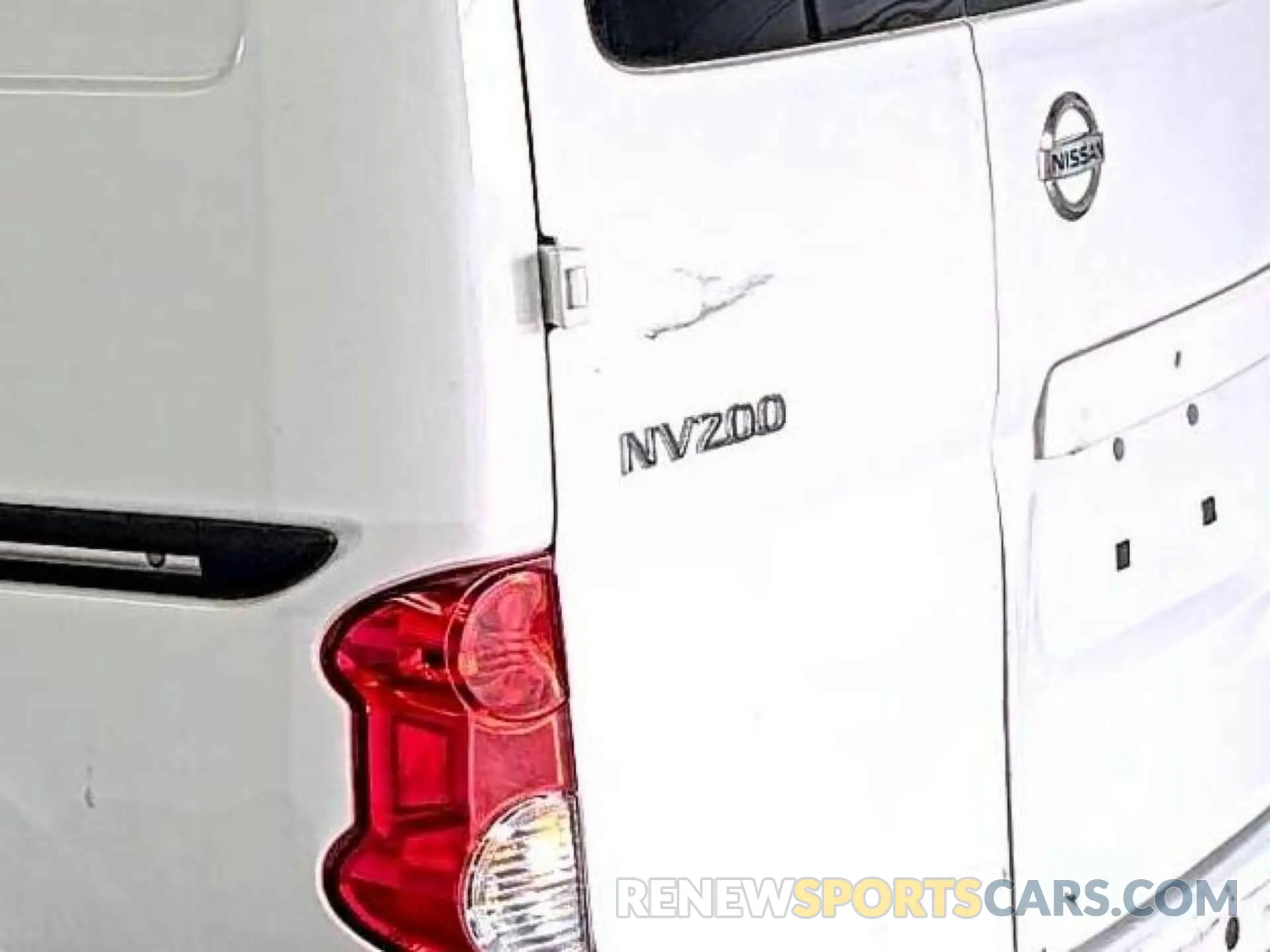 29 Photograph of a damaged car 3N6CM0KN0LK704462 NISSAN NV200 2020