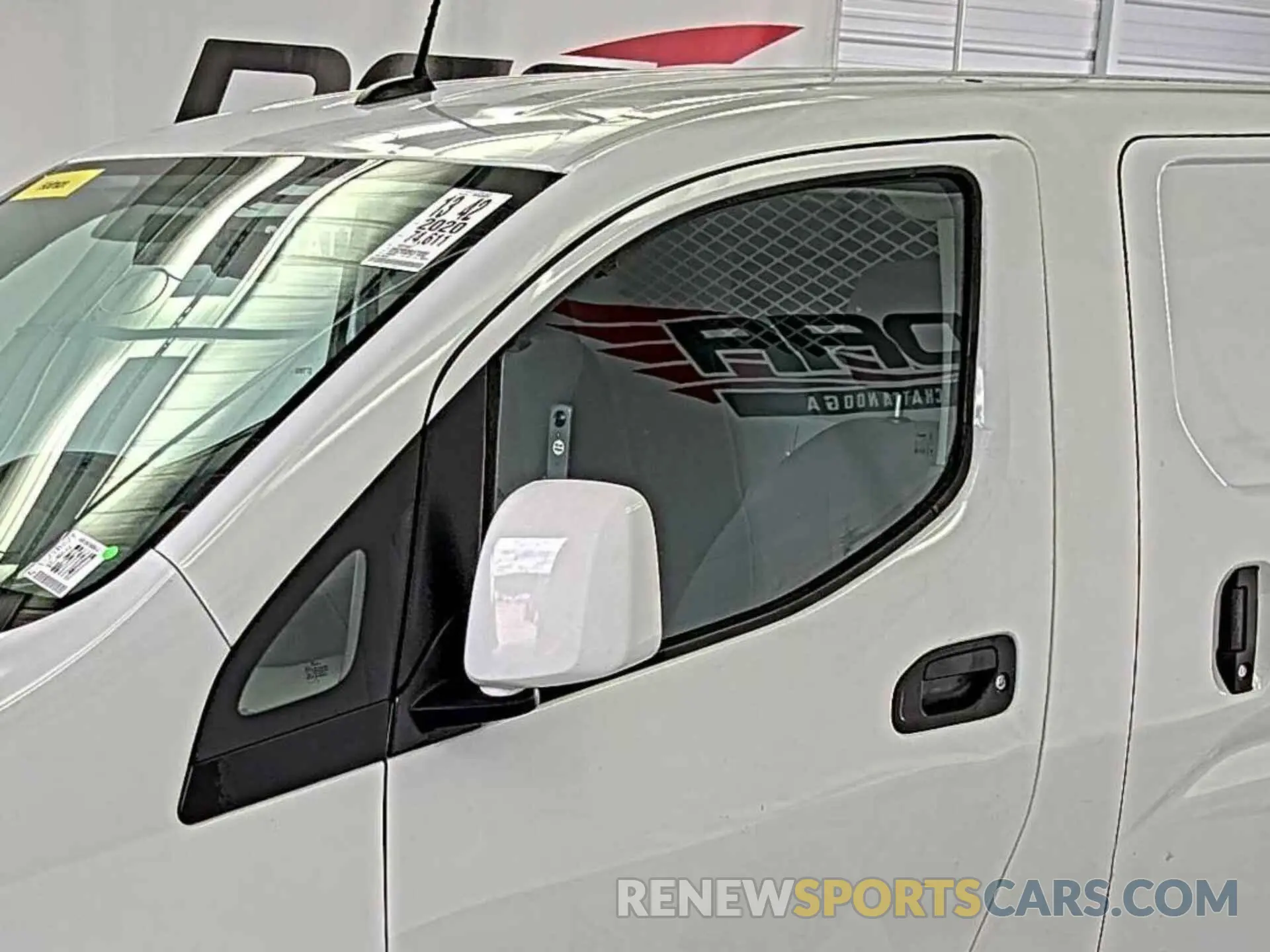 33 Photograph of a damaged car 3N6CM0KN0LK704462 NISSAN NV200 2020