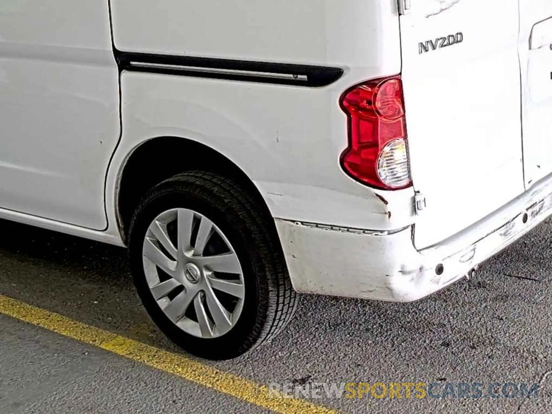 6 Photograph of a damaged car 3N6CM0KN0LK704462 NISSAN NV200 2020