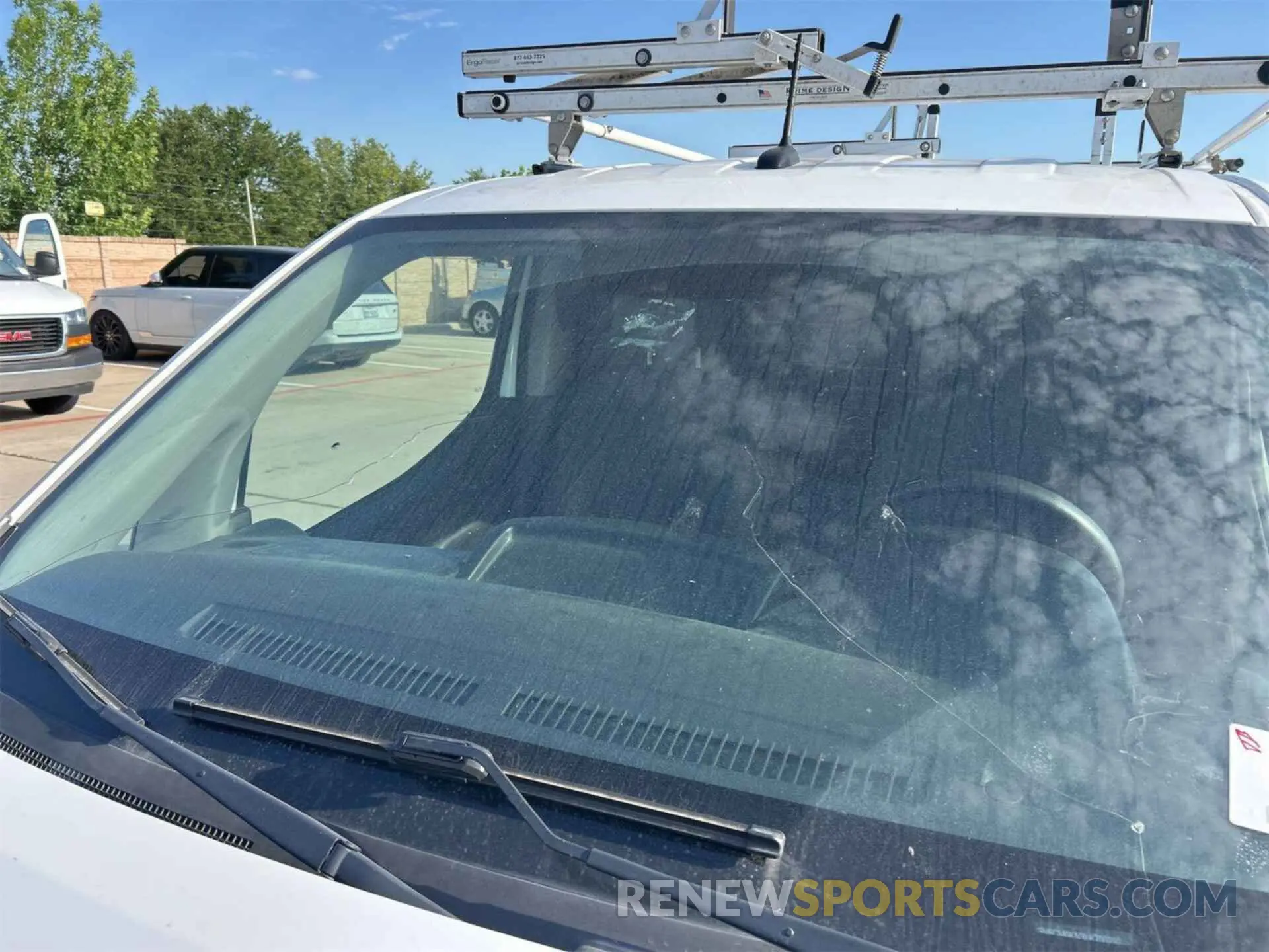 4 Photograph of a damaged car 3N6CM0KN3LK700292 NISSAN NV200 2020