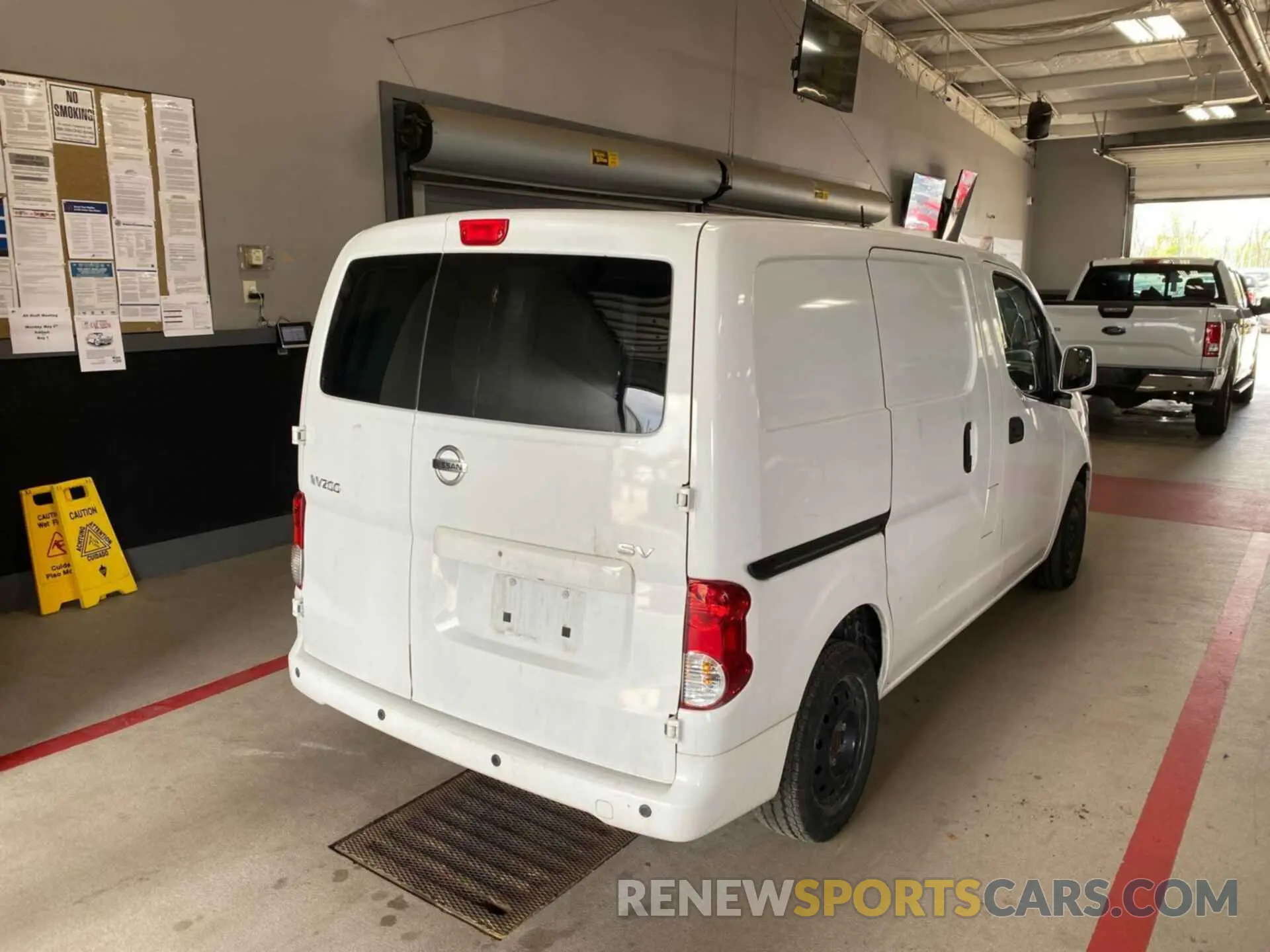 16 Photograph of a damaged car 3N6CM0KNXLK703772 NISSAN NV200 2020