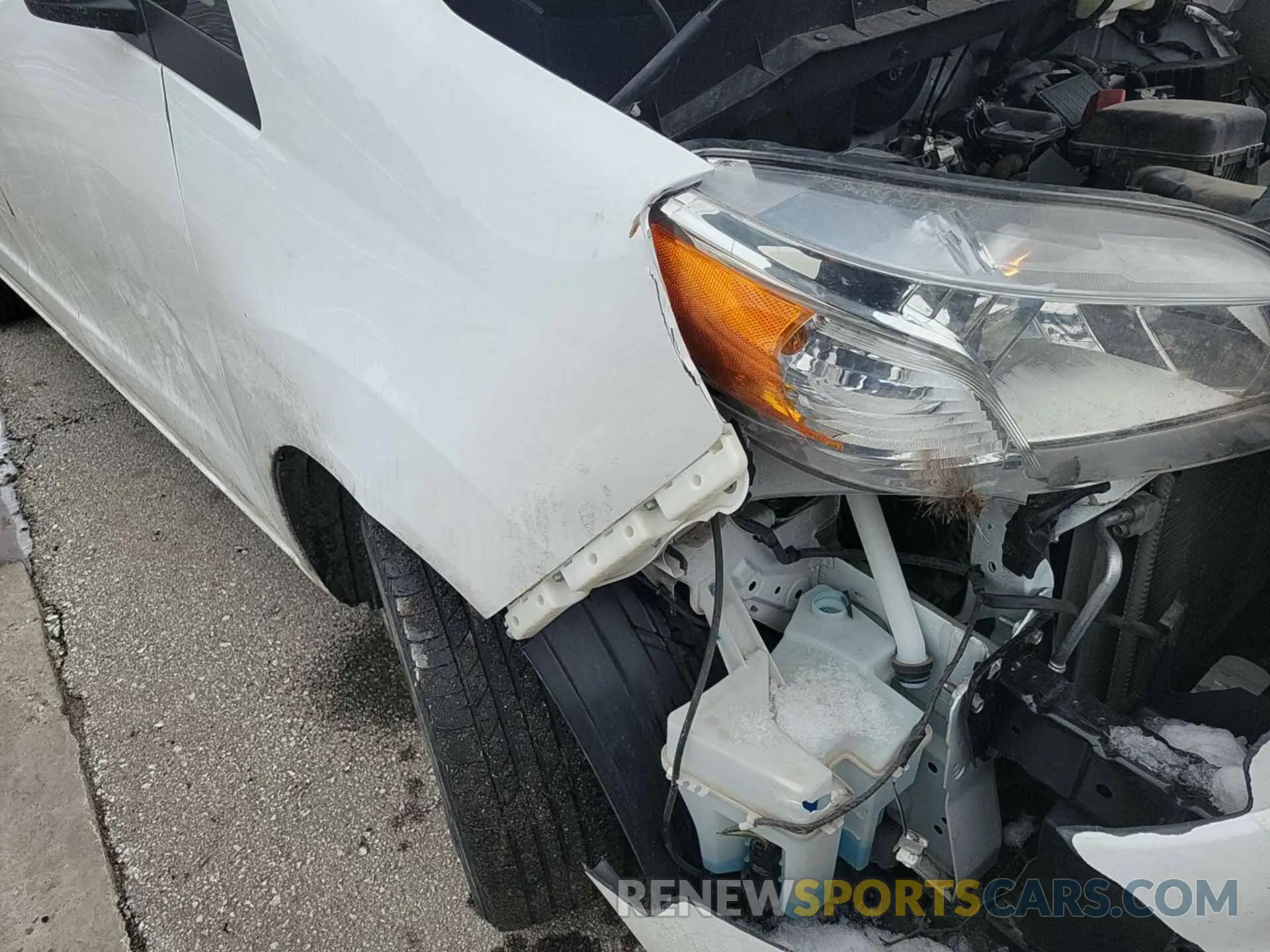 31 Photograph of a damaged car 3N6CM0KN1MK702818 NISSAN NV200 2021