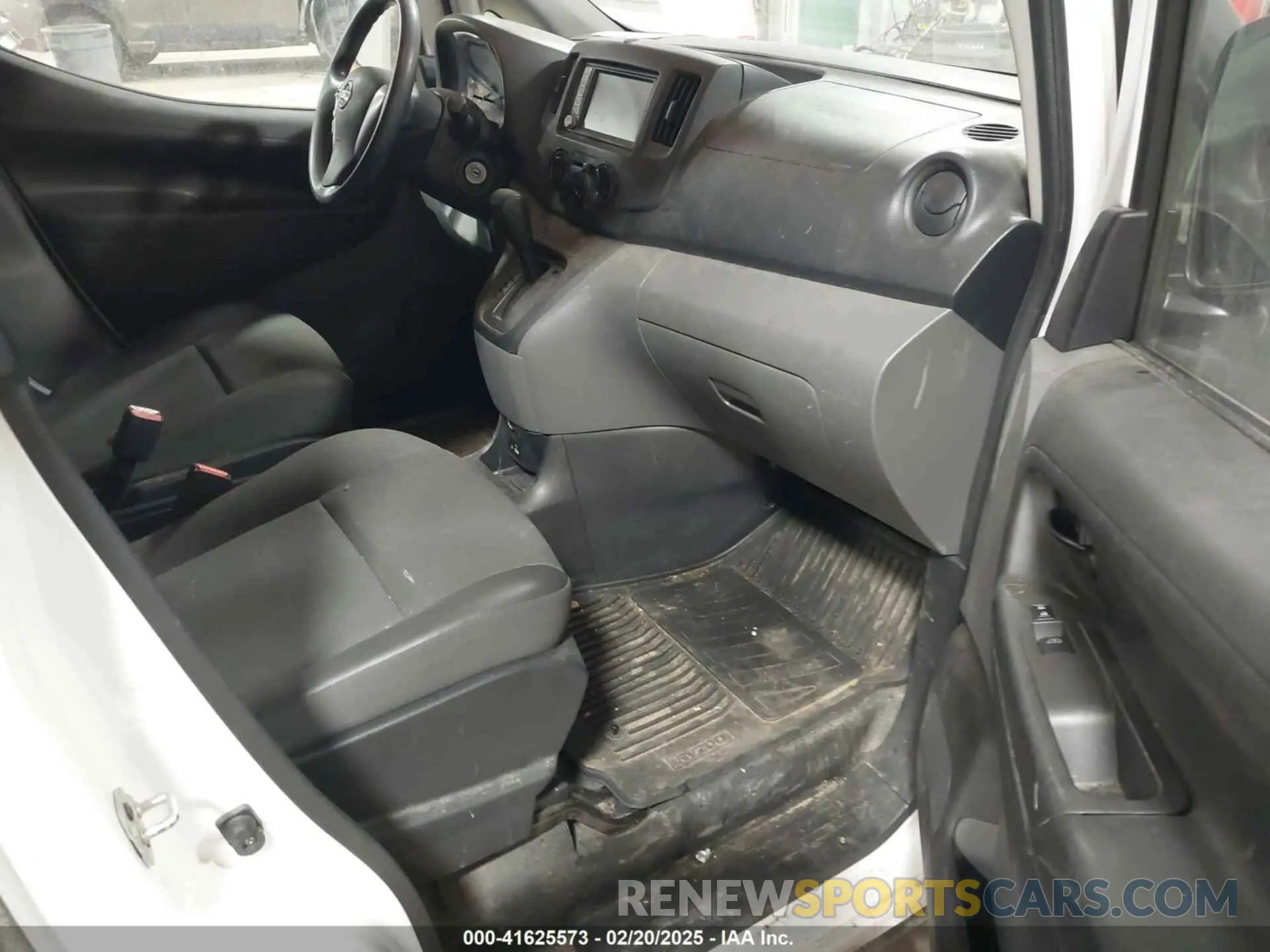 5 Photograph of a damaged car 3N6CM0KN1LK695092 NISSAN NV200  CARGO 2020