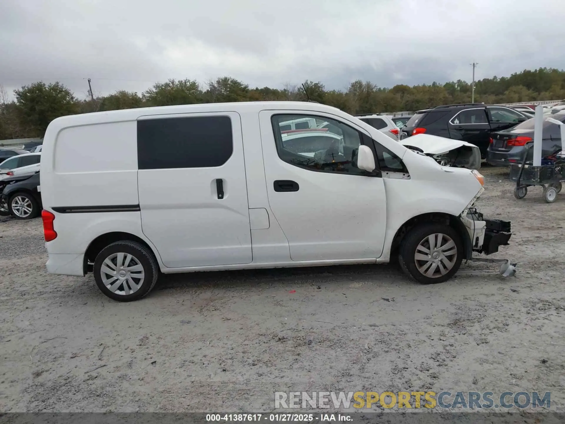 13 Photograph of a damaged car 3N6CM0KN1LK700534 NISSAN NV200  CARGO 2020