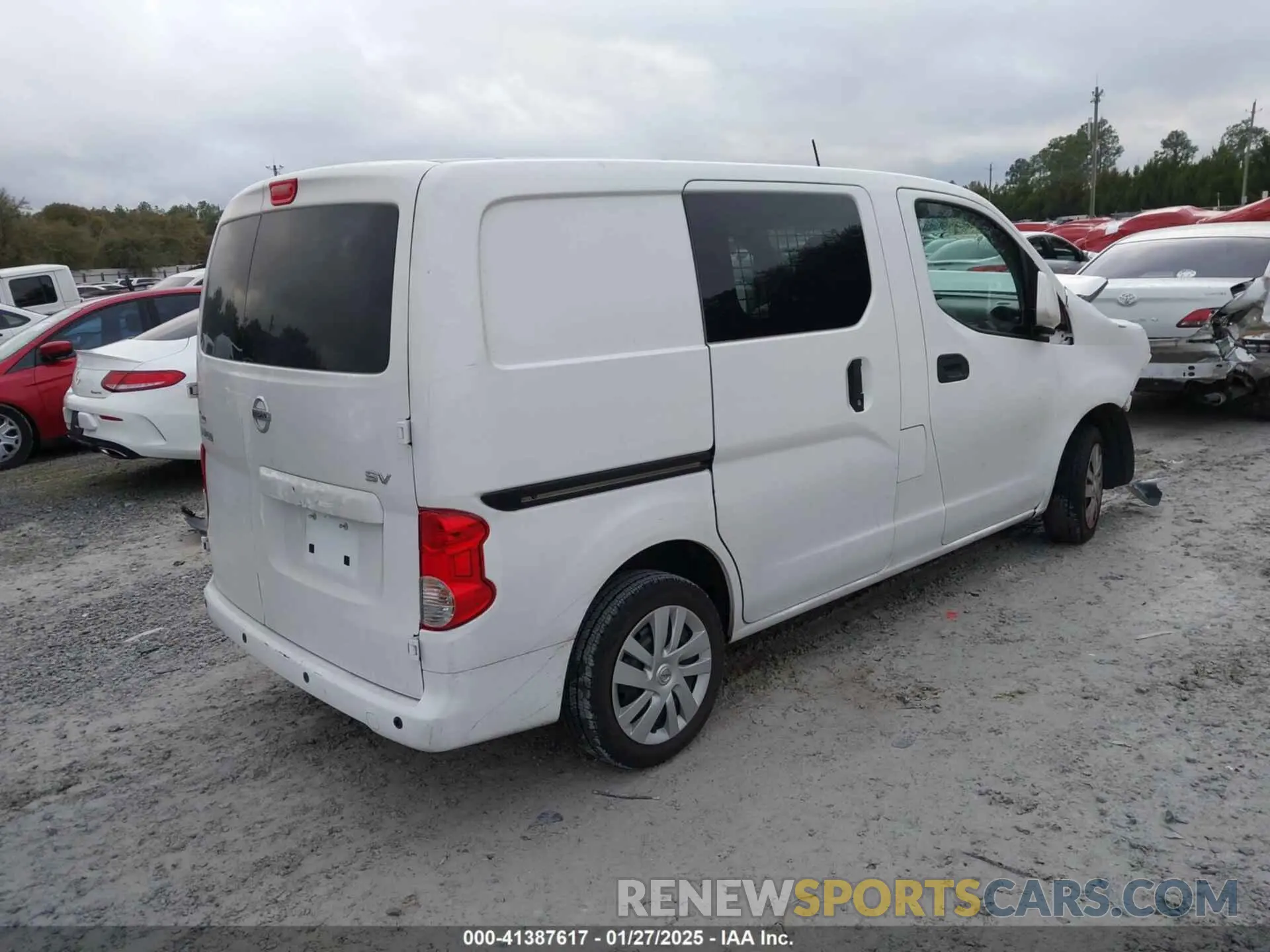 4 Photograph of a damaged car 3N6CM0KN1LK700534 NISSAN NV200  CARGO 2020