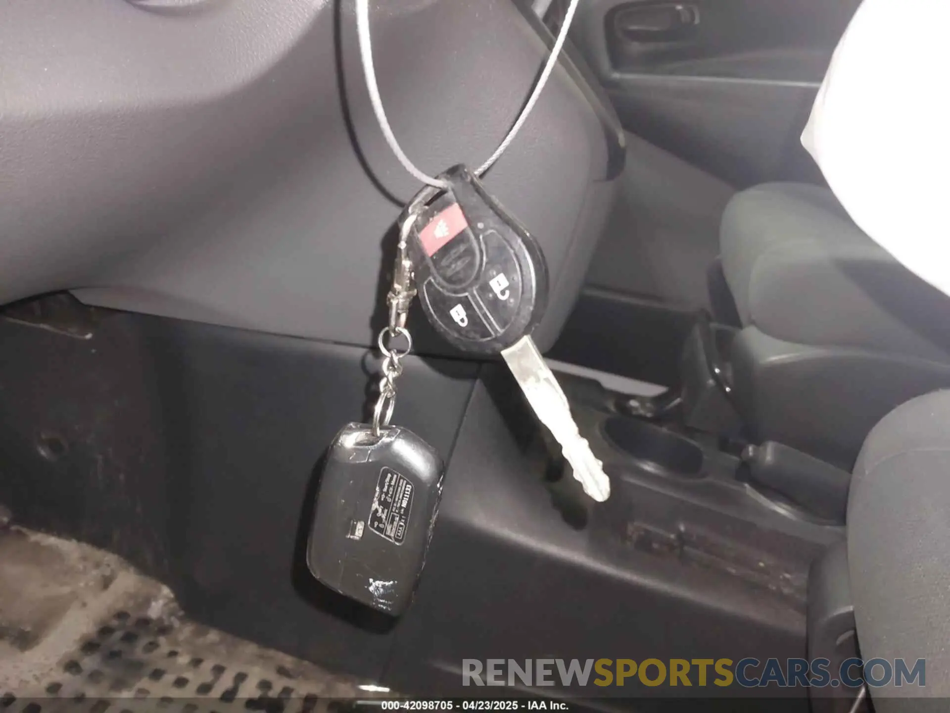 11 Photograph of a damaged car 3N6CM0KN1LK706933 NISSAN NV200  CARGO 2020
