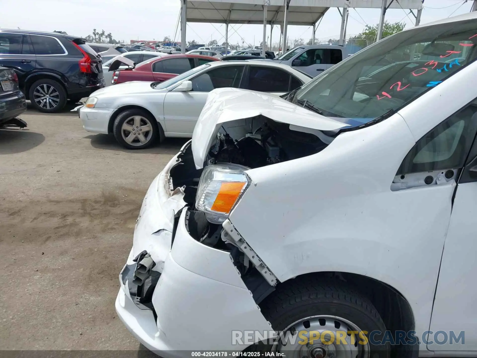 6 Photograph of a damaged car 3N6CM0KN2LK707170 NISSAN NV200  CARGO 2020