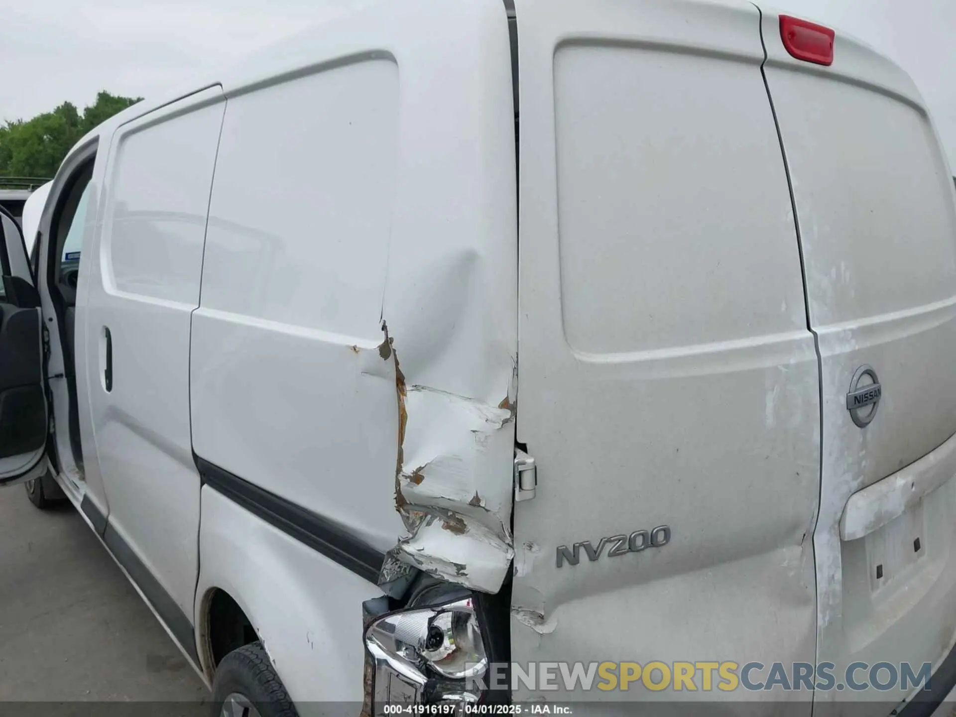 12 Photograph of a damaged car 3N6CM0KN2LK708142 NISSAN NV200  CARGO 2020
