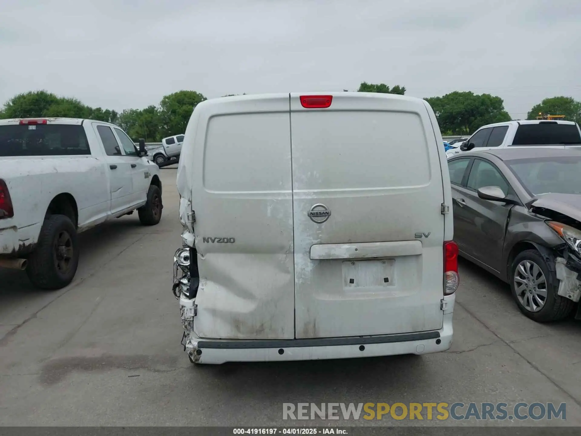 17 Photograph of a damaged car 3N6CM0KN2LK708142 NISSAN NV200  CARGO 2020