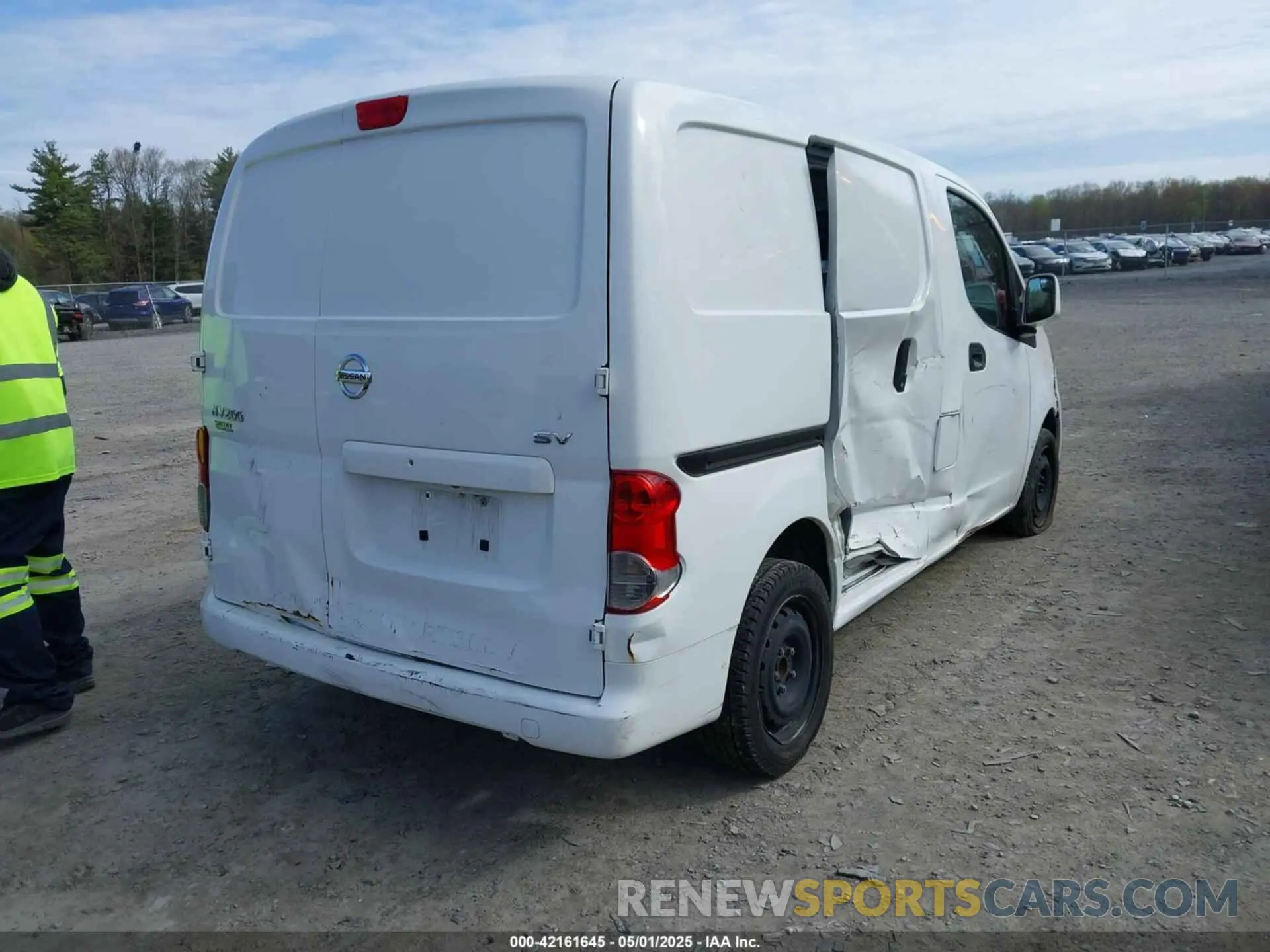 4 Photograph of a damaged car 3N6CM0KN3LK690346 NISSAN NV200  CARGO 2020