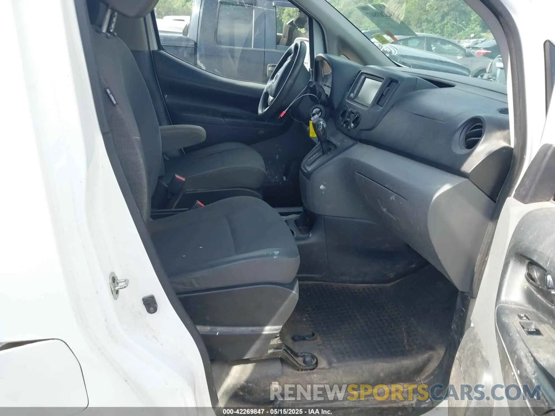 5 Photograph of a damaged car 3N6CM0KN3LK693280 NISSAN NV200  CARGO 2020