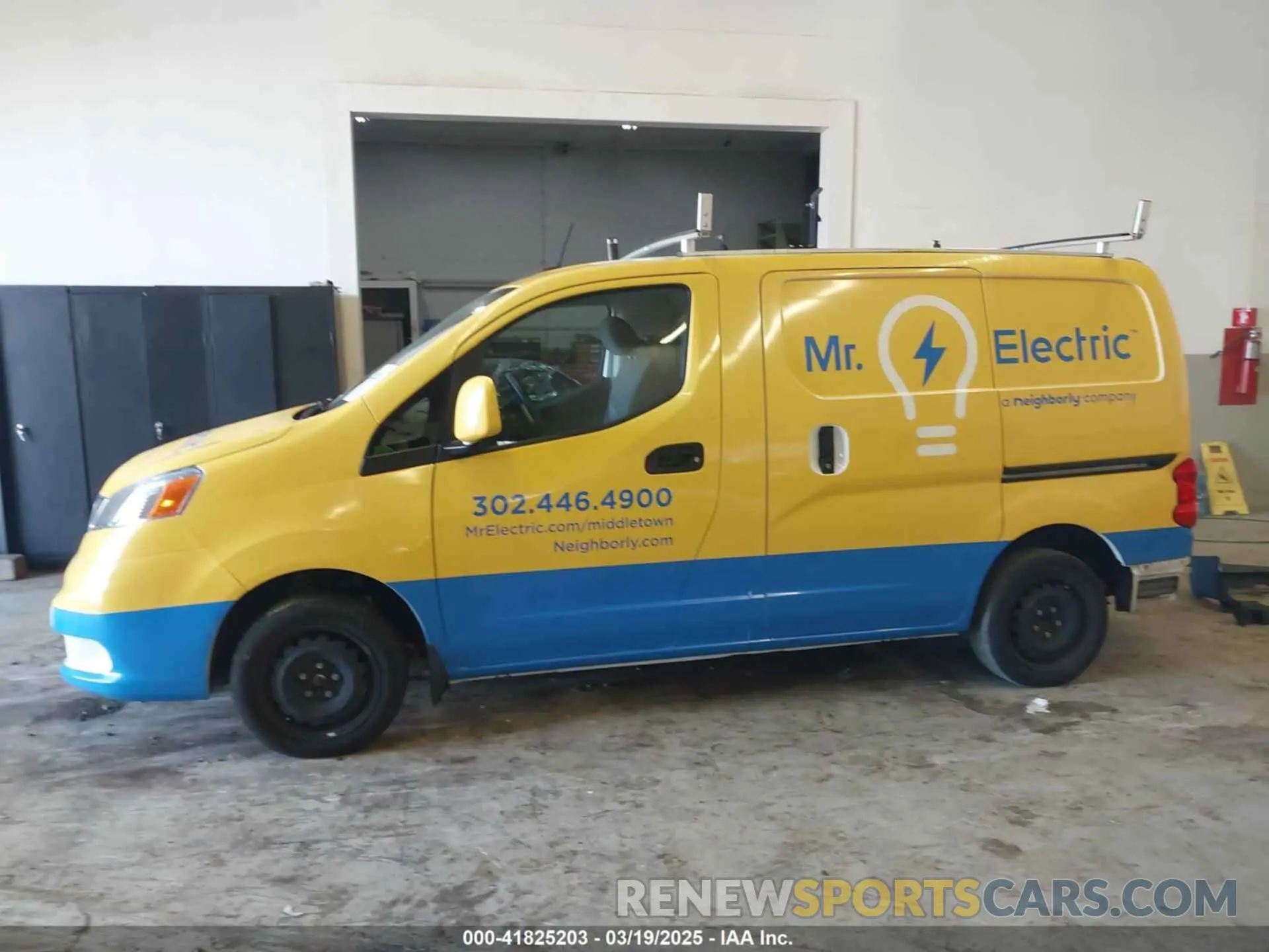 15 Photograph of a damaged car 3N6CM0KN3LK709901 NISSAN NV200  CARGO 2020