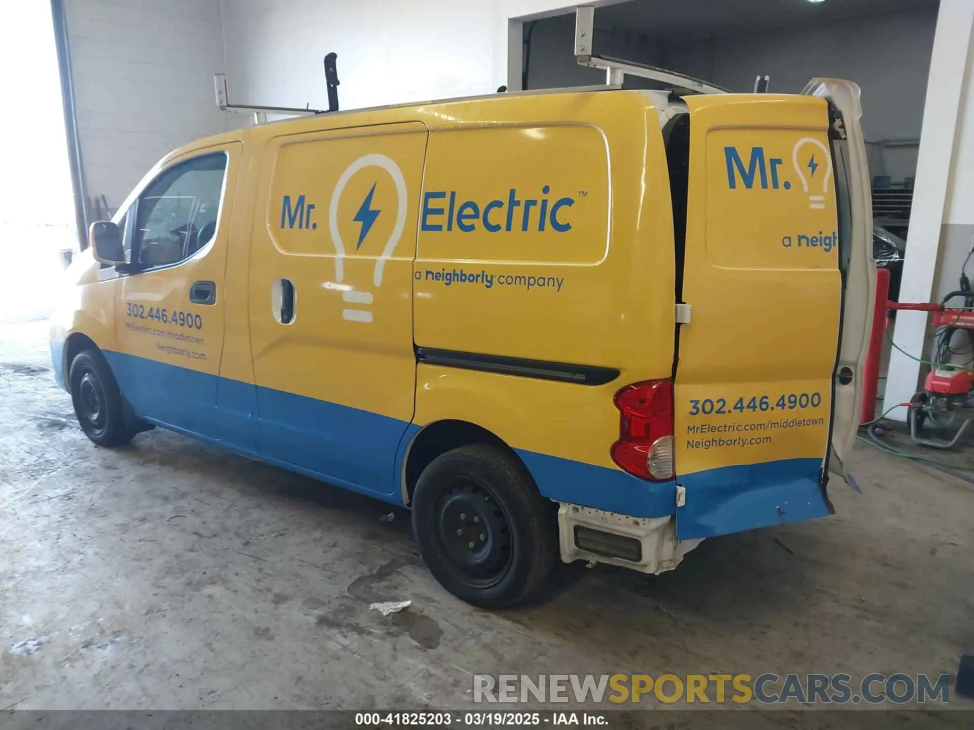 3 Photograph of a damaged car 3N6CM0KN3LK709901 NISSAN NV200  CARGO 2020
