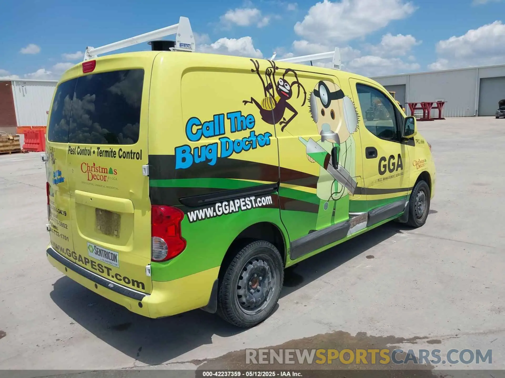 4 Photograph of a damaged car 3N6CM0KN4LK709597 NISSAN NV200  CARGO 2020